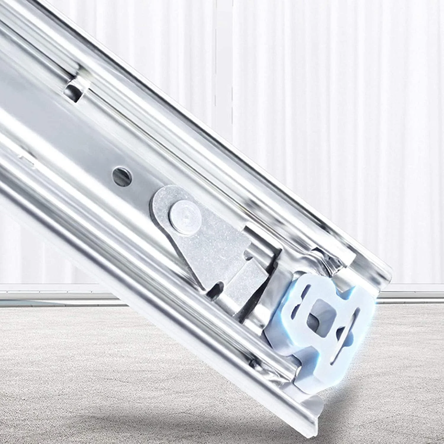 ریل کشو، ریل های سنگین صنعتی، بلبرینگ های خود قفل شونده سه قسمتی، ریل کشو با قابلیت باز شدن کامل، تحمل بار 70 کیلوگرم (سایز: 450 میلی متر / 18 اینچ) ریل کشو، ریل های سنگین صنعتی، بلبرینگ های خود قفل شونده سه قسمتی، ریل کشو با قابلیت باز شدن کامل، تحمل بار 70 کیلوگرم (سایز: 450 میلی متر / 18 اینچ)