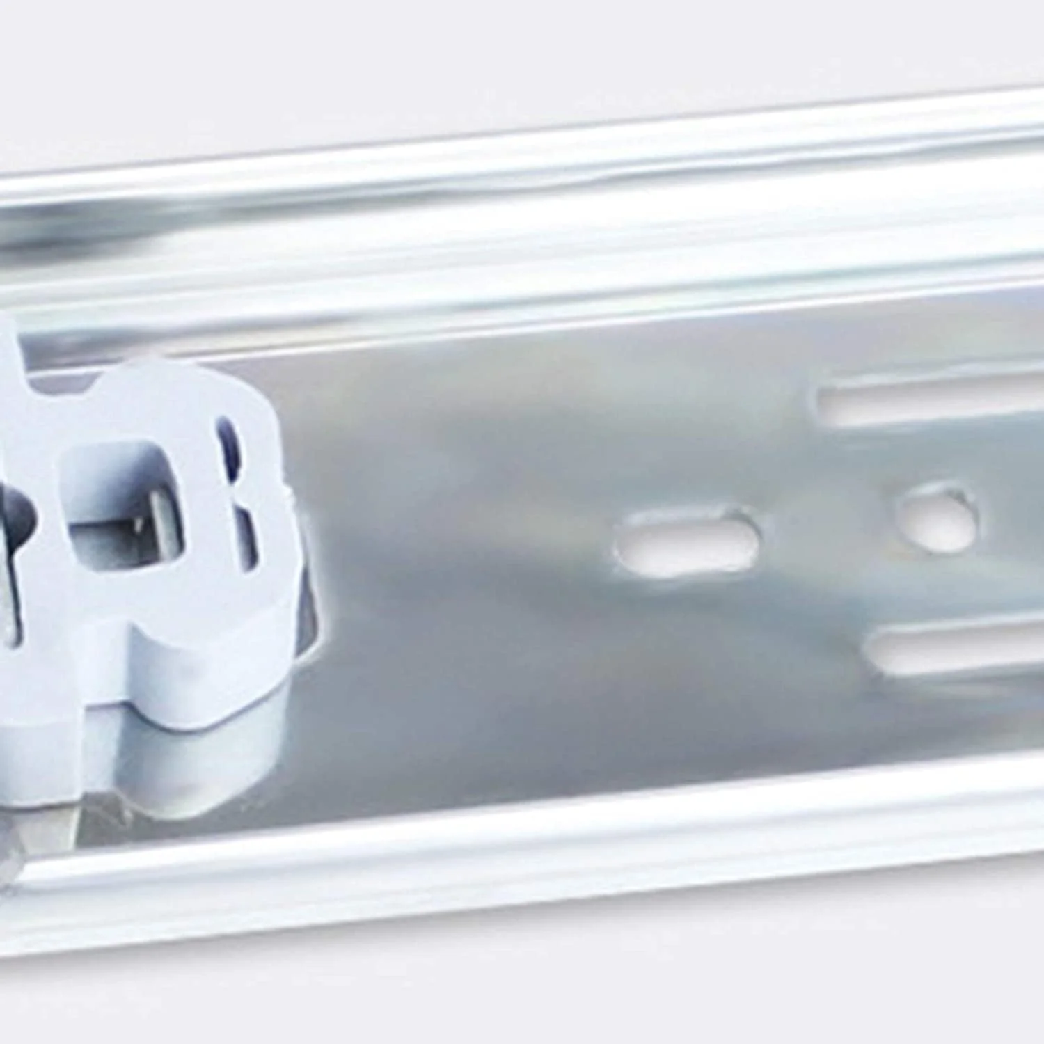 ریل کشو، ریل های سنگین صنعتی، بلبرینگ های خود قفل شونده سه قسمتی، ریل کشو با قابلیت باز شدن کامل، تحمل بار 70 کیلوگرم (سایز: 450 میلی متر / 18 اینچ) ریل کشو، ریل های سنگین صنعتی، بلبرینگ های خود قفل شونده سه قسمتی، ریل کشو با قابلیت باز شدن کامل، تحمل بار 70 کیلوگرم (سایز: 450 میلی متر / 18 اینچ)