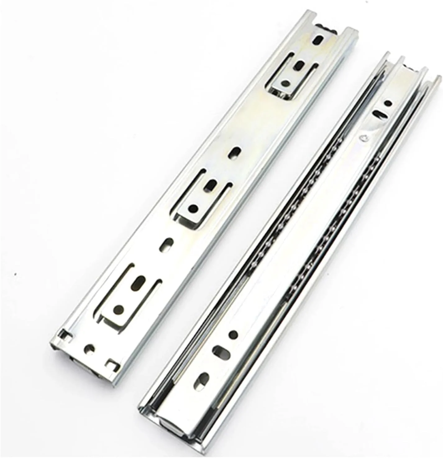 ریل کشو کابینت سنگین 25 تا 50 سانتیمتری با مکانیزم آرام بند، سه تکه، ریل های کشویی با قابلیت باز شدن کامل و ضربه گیر ریل کشو کابینت سنگین 25 تا 50 سانتیمتری با مکانیزم آرام بند، سه تکه، ریل های کشویی با قابلیت باز شدن کامل و ضربه گیر