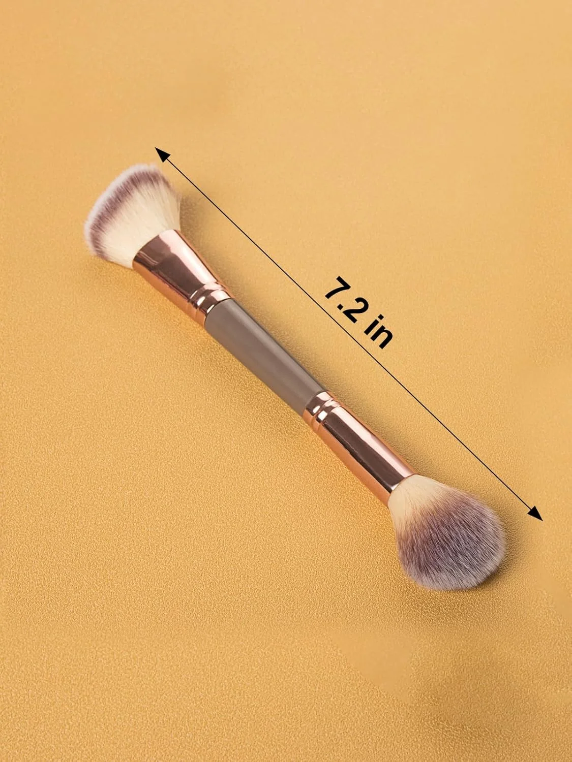 براش آرایشی دو طرفه - گرد و زاویه دار برای صورت، گونه، رژگونه - موهای مصنوعی - قهوه ای براش آرایشی دو طرفه - گرد و زاویه دار برای صورت، گونه، رژگونه - موهای مصنوعی - قهوه ای