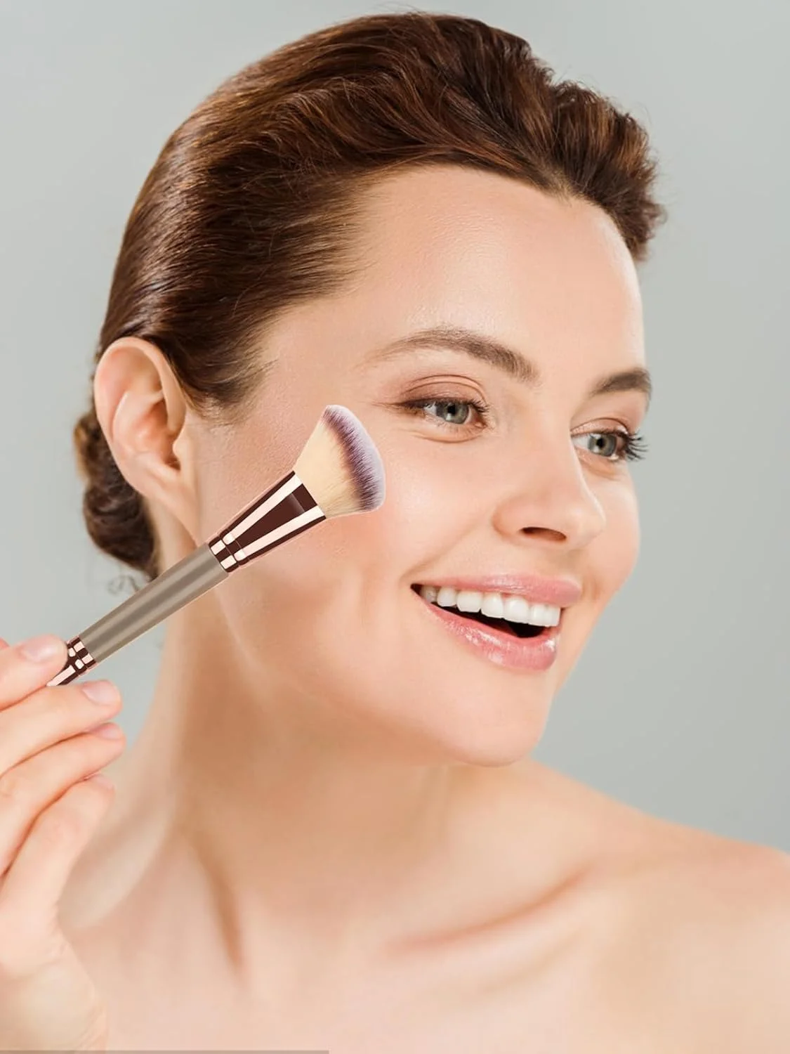 براش آرایشی دو طرفه - گرد و زاویه دار برای صورت، گونه، رژگونه - موهای مصنوعی - قهوه ای براش آرایشی دو طرفه - گرد و زاویه دار برای صورت، گونه، رژگونه - موهای مصنوعی - قهوه ای