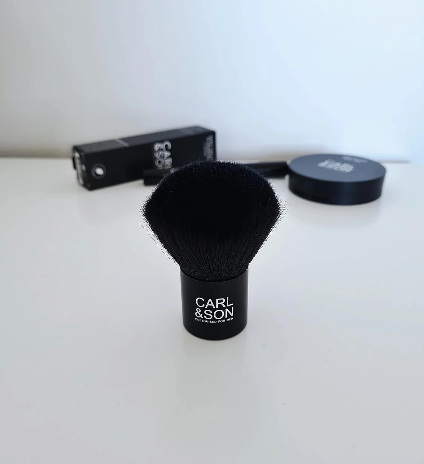 براش پودر آرایشی مشکی 22 گرمی Carl&Son براش پودر آرایشی مشکی 22 گرمی Carl&Son