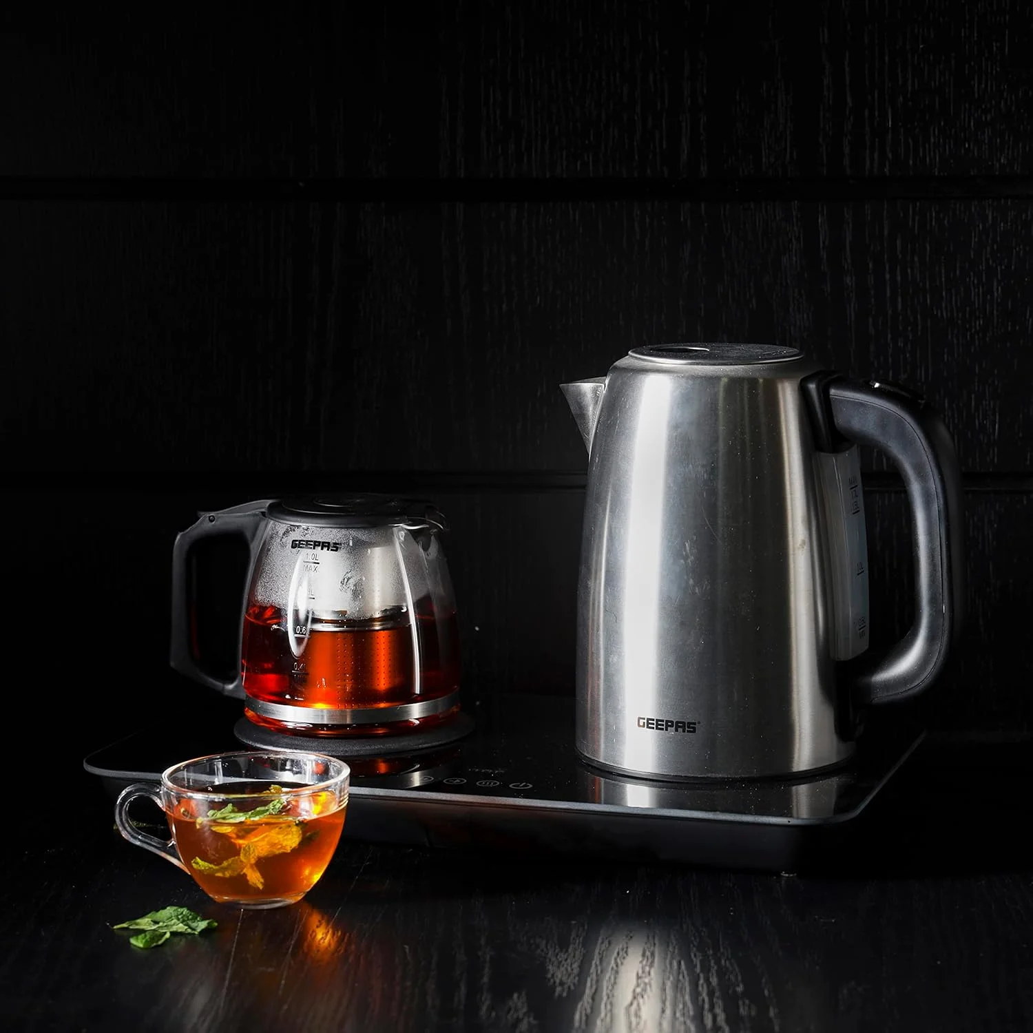 چای ساز دیجیتال 2 در 1 Geepas - فیلتر استیل ضد زنگ | تنظیم دما، محافظت در برابر خشک شدن | 400 وات و 1800 وات چای ساز دیجیتال 2 در 1 Geepas - فیلتر استیل ضد زنگ | تنظیم دما، محافظت در برابر خشک شدن | 400 وات و 1800 وات