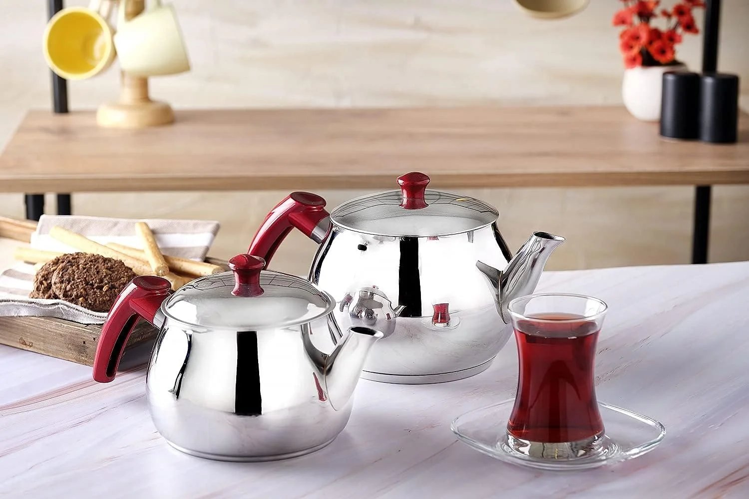 ست چای ساز ترکی DESTALYA، دو قوری استیل ضد زنگ برای اجاق گاز، چای ساز با دسته، کتری چای صافی دار به سبک سماور، گرم کن آب (مدی با دسته های قرمز) ست چای ساز ترکی DESTALYA، دو قوری استیل ضد زنگ برای اجاق گاز، چای ساز با دسته، کتری چای صافی دار به سبک سماور، گرم کن آب (مدی با دسته های قرمز)