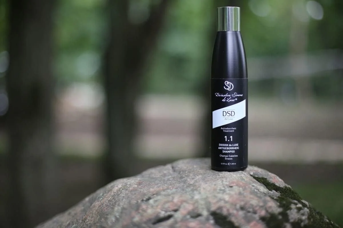 شامپو موهای چرب دیویدیشن سیمون دی لوکس Dsd حجم 200 میلی لیتر شامپو موهای چرب دیویدیشن سیمون دی لوکس Dsd حجم 200 میلی لیتر