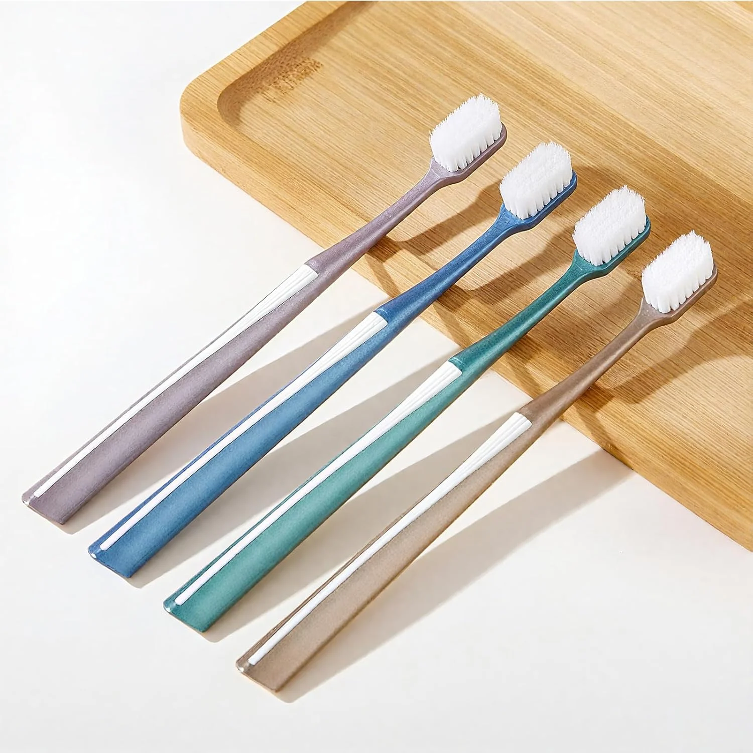 مسواک نانو فوق العاده نرم، برای دندان ها و لثه های حساس، مسواک ابریشمی فوق العاده نرم برای بزرگسالان و افراد دارای ارتودنسی، اثر پاک کنندگی خوب، برای دندان های حساس و تحلیل لثه (رنگ)