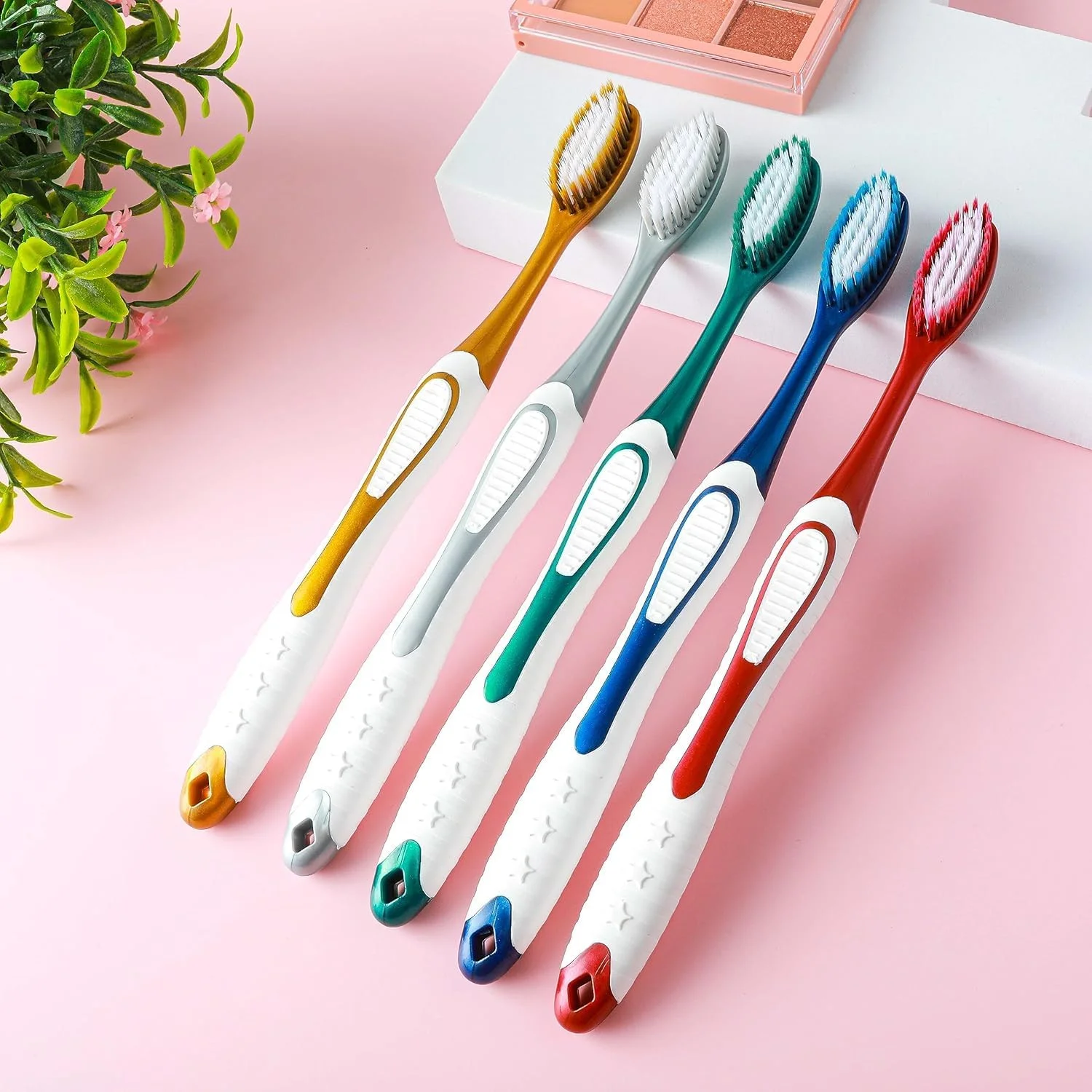 مسواک فوق العاده نرم 5 عددی - مراقبت ملایم از دندان ها و لثه های حساس، طراحی مناسب برای سفر با 5 رنگ مسواک فوق العاده نرم 5 عددی - مراقبت ملایم از دندان ها و لثه های حساس، طراحی مناسب برای سفر با 5 رنگ