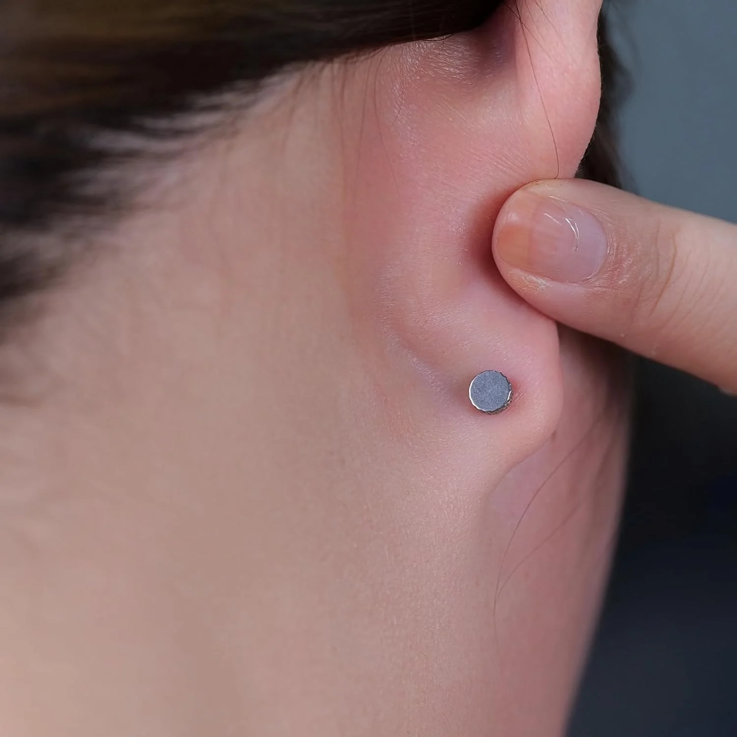 گوشواره های میخی تیتانیومی گرید ایمپلنت لیمرنسیا مدل G23، ضد حساسیت، گیج 20، میله F136 مناسب پیرسینگ برای گوش های حساس، غضروف، تراگوس و هلیکس گوشواره های میخی تیتانیومی گرید ایمپلنت لیمرنسیا مدل G23، ضد حساسیت، گیج 20، میله F136 مناسب پیرسینگ برای گوش های حساس، غضروف، تراگوس و هلیکس