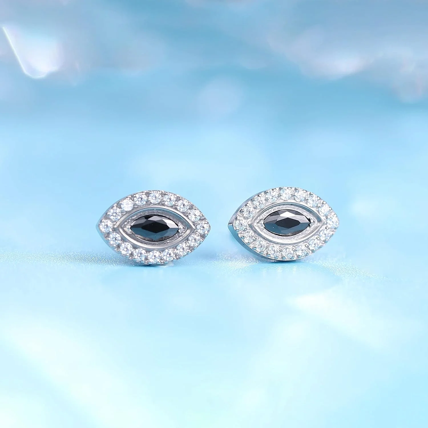 گوشواره های تیتانیومی خالص ضد حساسیت لیمرنسیا طرح چشم نظر خوشه ای مینیمال | جواهرات مد روز پیرسینگ گرید ایمپلنت G23 برای گوش های حساس گوشواره های تیتانیومی خالص ضد حساسیت لیمرنسیا طرح چشم نظر خوشه ای مینیمال | جواهرات مد روز پیرسینگ گرید ایمپلنت G23 برای گوش های حساس