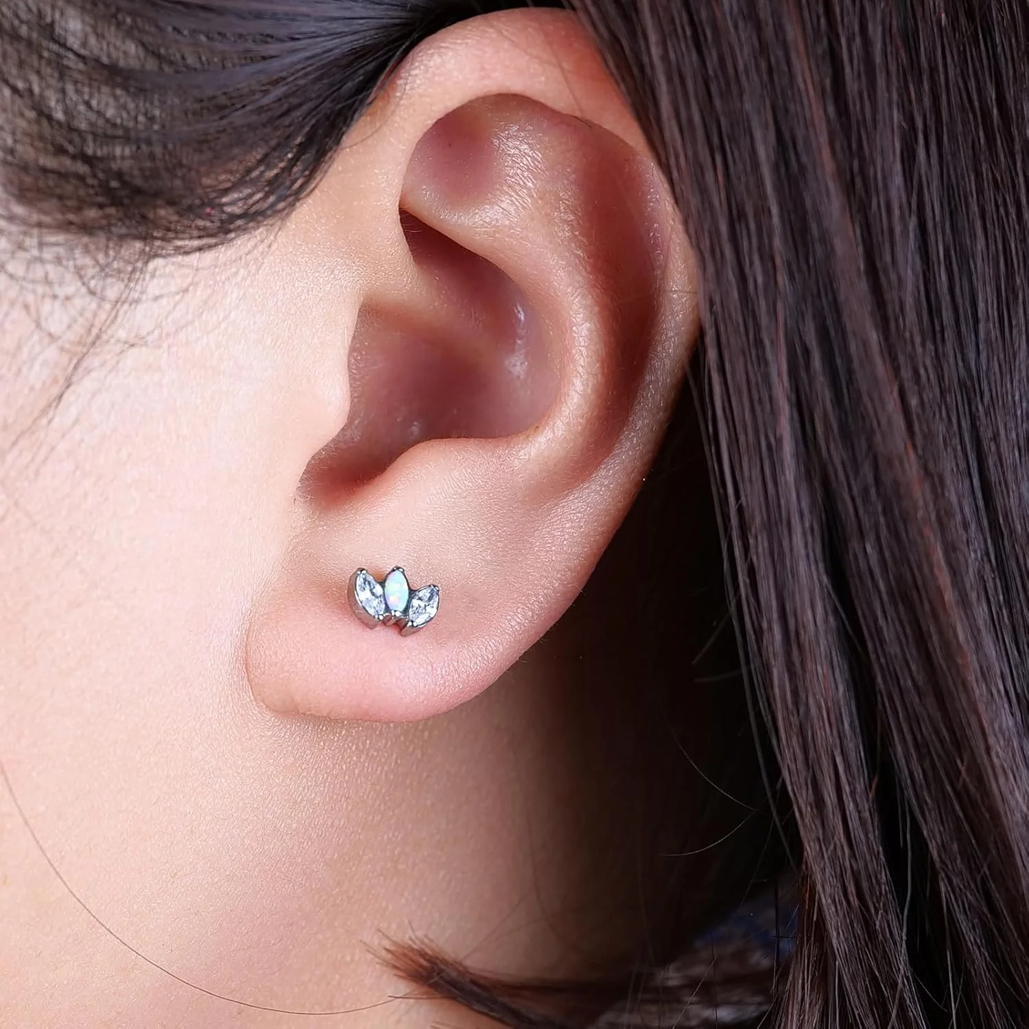 گوشواره های ضد حساسیت تیتانیوم خالص Limerencia | زیرکونیا مکعبی تاج CZ | جواهرات پیرسینگ درجه ایمپلنت | مناسب برای گوش های حساس، جواهرات ظریف گوشواره های ضد حساسیت تیتانیوم خالص Limerencia | زیرکونیا مکعبی تاج CZ | جواهرات پیرسینگ درجه ایمپلنت | مناسب برای گوش های حساس، جواهرات ظریف