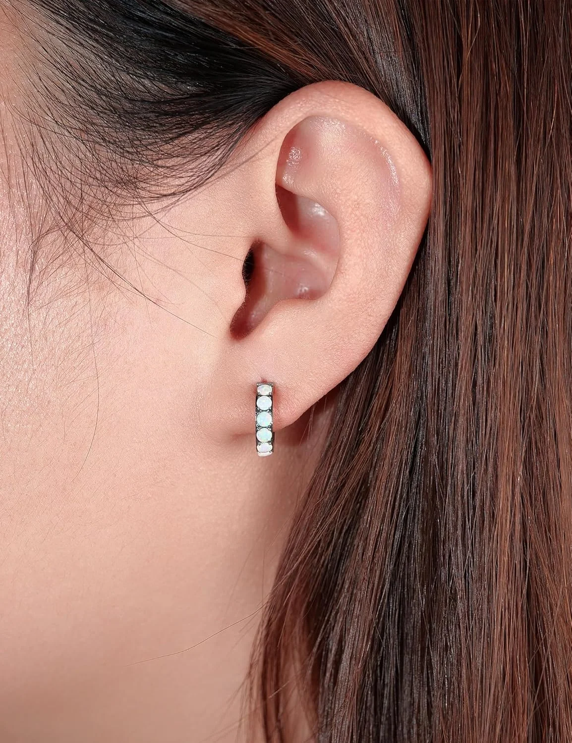 گوشواره های حلقه ای کوچک باز تیتانیومی خالص Limerencia Hypoallergenic G23، گوشواره های بغل گوش نگین زیرکونیا/اوپال سبک وزن درجه ایمپلنت F136 برای گوش های حساس خانم ها