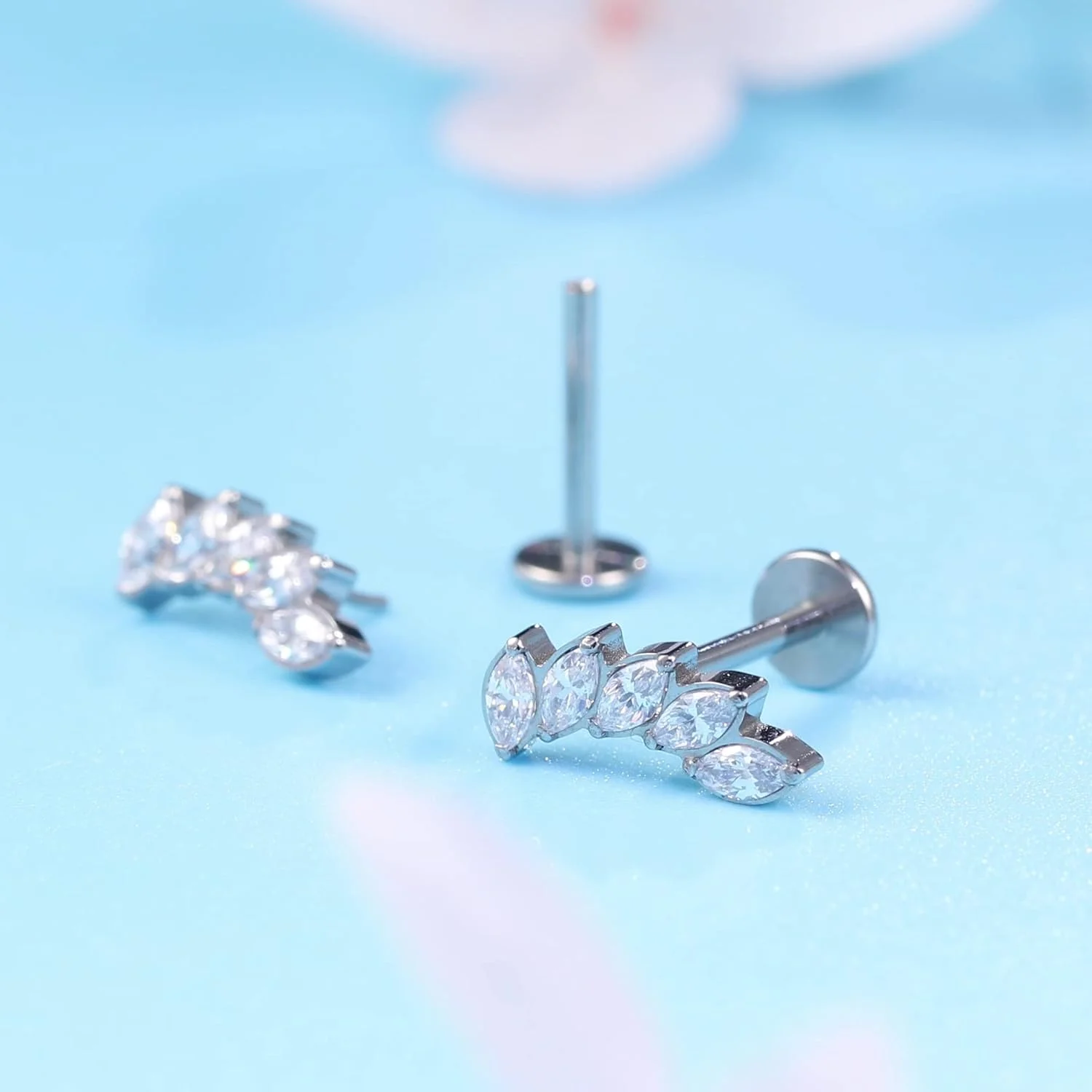 گوشواره های میخی پشت صاف 18 گرمی ضد حساسیت Limerencia G23 | مدل F136 تیتانیوم درجه ایمپلنت فشاری بدون رزوه مناسب برای پیرسینگ غضروف، هلیکس، لبرت، لب، مونرو، تراگوس