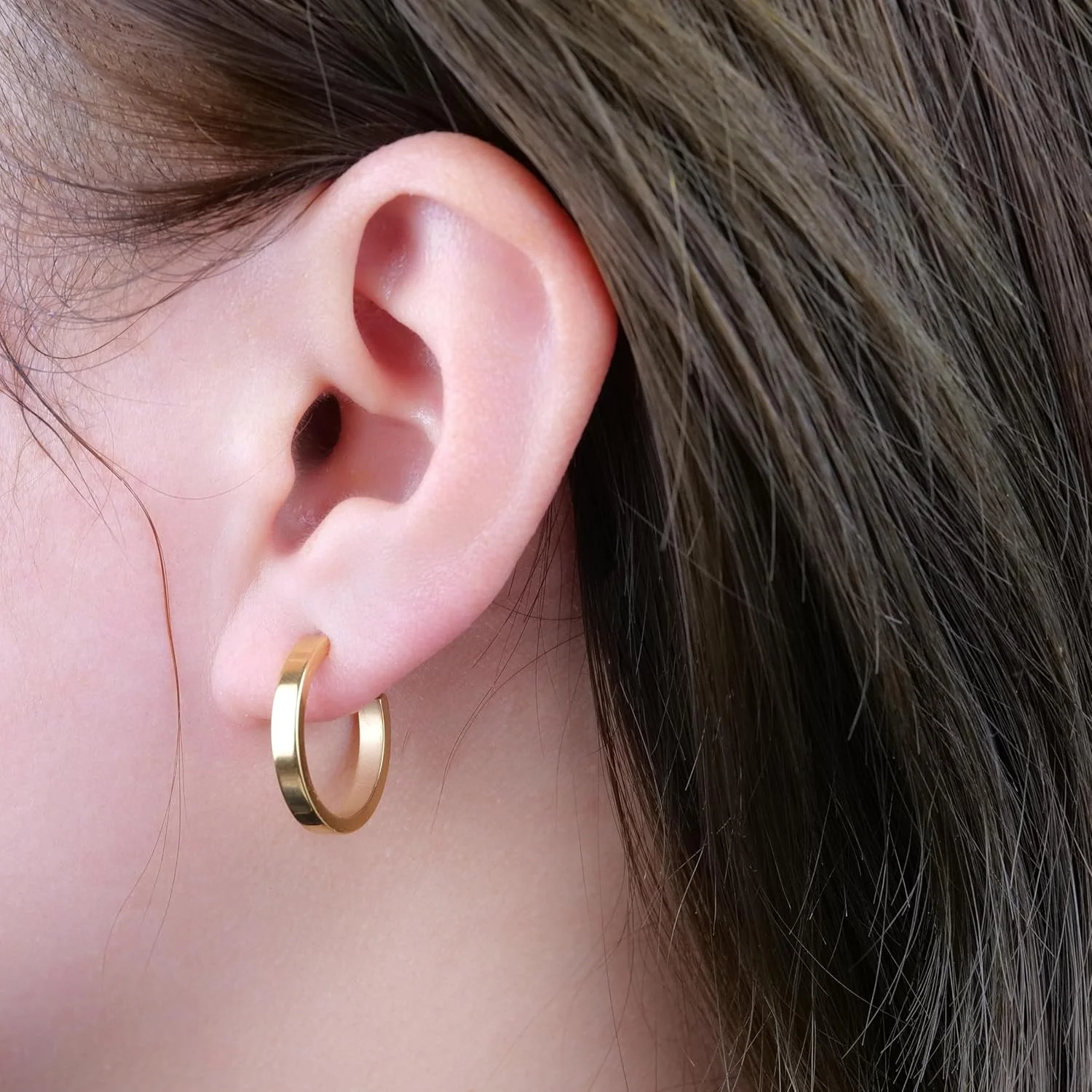 گوشواره های حلقه ای باز تیتانیومی خالص Limerencia G23 ضد حساسیت با لبه مربعی نازک | گوشواره های حلقه ای ظریف زنانه درجه ایمپلنت F136 | سبک وزن برای گوش های حساس گوشواره های حلقه ای باز تیتانیومی خالص Limerencia G23 ضد حساسیت با لبه مربعی نازک | گوشواره های حلقه ای ظریف زنانه درجه ایمپلنت F136 | سبک وزن برای گوش های حساس