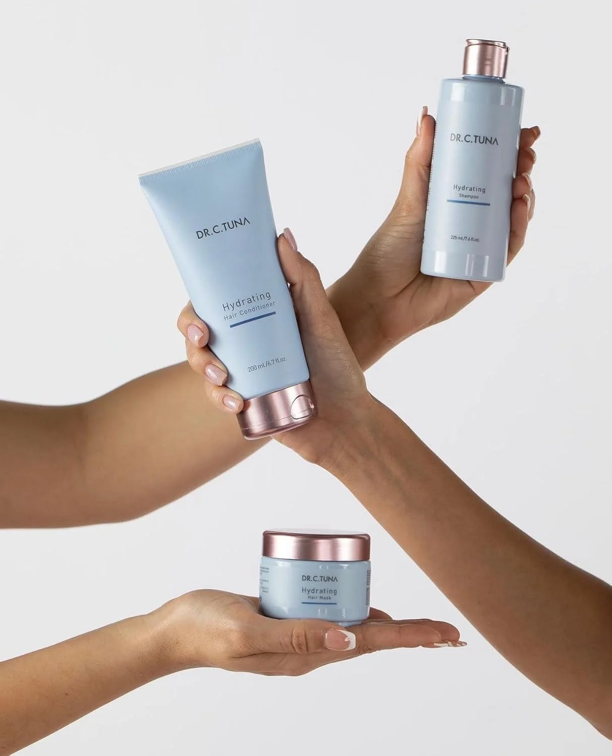 نرم کننده مو آبرسان دکتر سی تونا فارماسی، کنترل عمقی ضد وز، رطوبت مو را تجدید می کند، موهای قوی، براق و سالم، برای موهای خشک و آسیب دیده، وگان 200 میلی لیتر نرم کننده مو آبرسان دکتر سی تونا فارماسی، کنترل عمقی ضد وز، رطوبت مو را تجدید می کند، موهای قوی، براق و سالم، برای موهای خشک و آسیب دیده، وگان 200 میلی لیتر