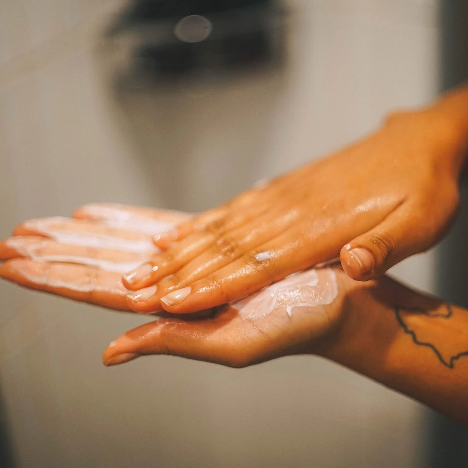 نرم کننده مو طبیعی O'Douds - آبرسان فوق العاده برای مو و پوست سر - گیاهی، بدون سولفات و پارابن - رایحه درخت چای و گریپ فروت (355 میلی لیتر) نرم کننده مو طبیعی O'Douds - آبرسان فوق العاده برای مو و پوست سر - گیاهی، بدون سولفات و پارابن - رایحه درخت چای و گریپ فروت (355 میلی لیتر)