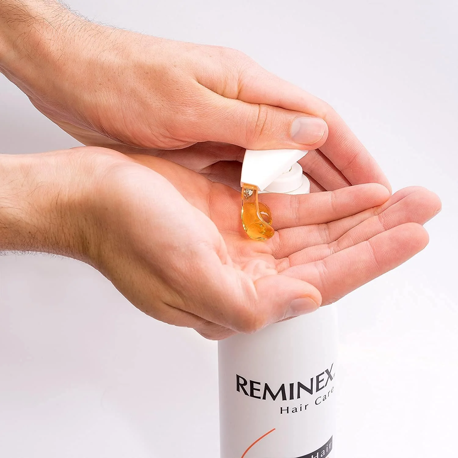 نرم کننده مو ریمینکس برای بازگرداندن موهای سفید و خاکستری به رنگ اصلی خود نرم کننده مو ریمینکس برای بازگرداندن موهای سفید و خاکستری به رنگ اصلی خود