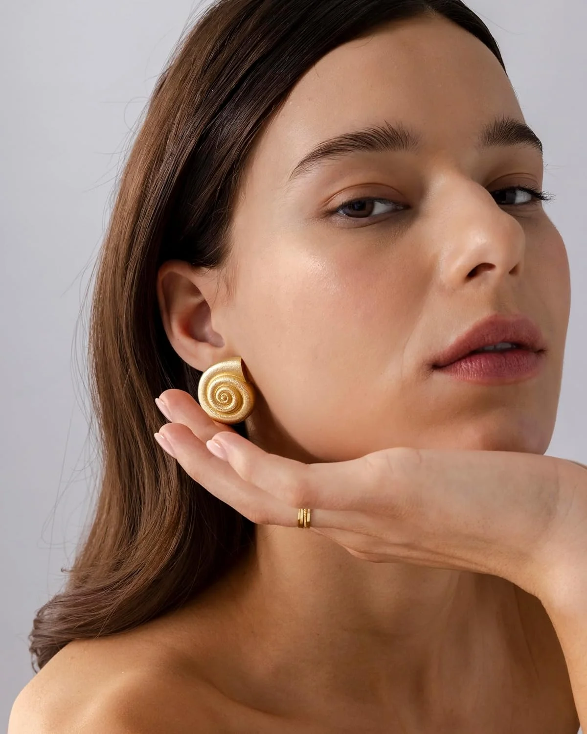 گوشواره های حلزونی درشت زنانه با روکش طلای 14 عیار پاوی | یک جفت گوشواره بیانیه ای