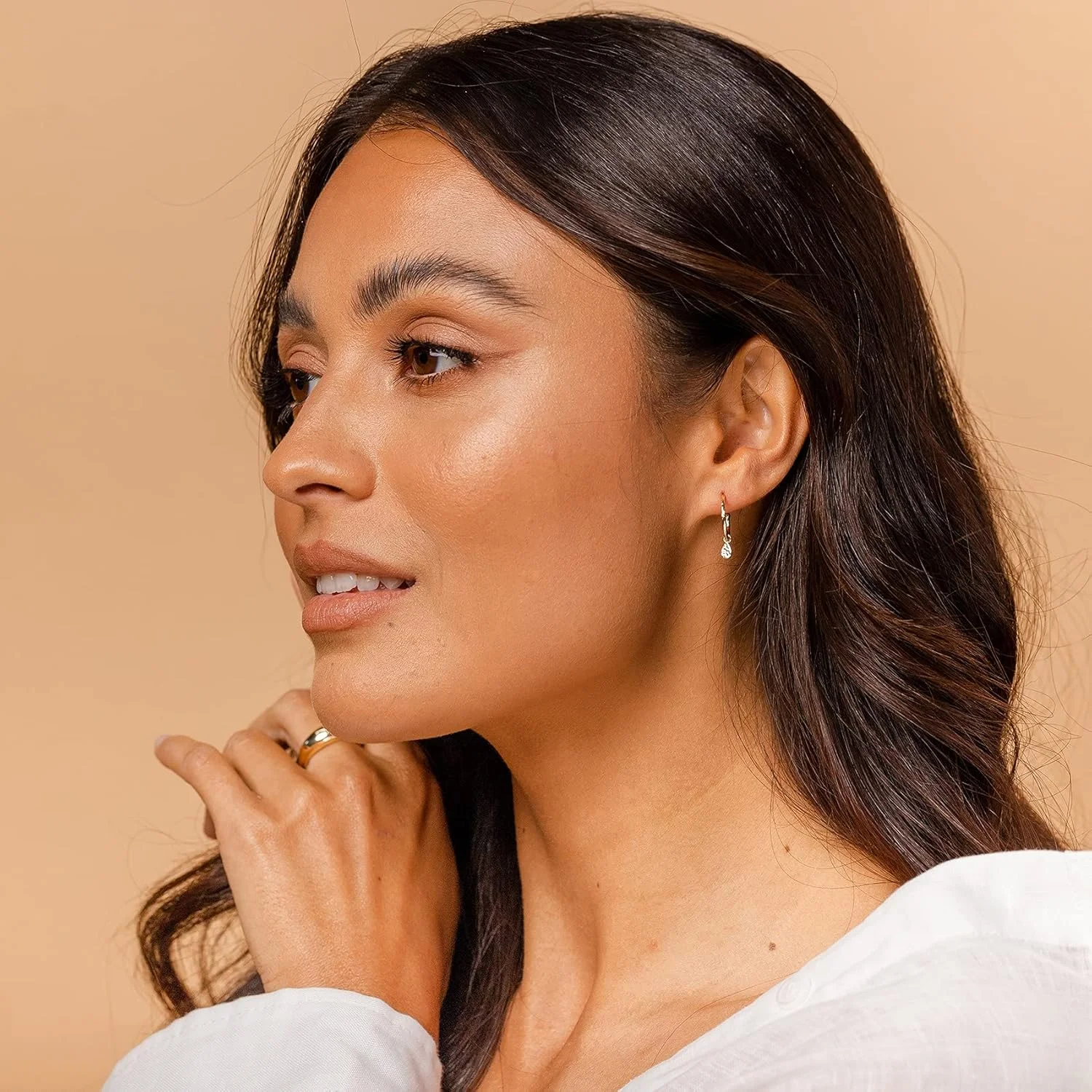 گوشواره های حلقه ای کوچک آویزدار پاوی با روکش طلای 14 عیار و پایه نقره استرلینگ 925 | گوشواره های حلقه ای آویزدار ترند زنانه