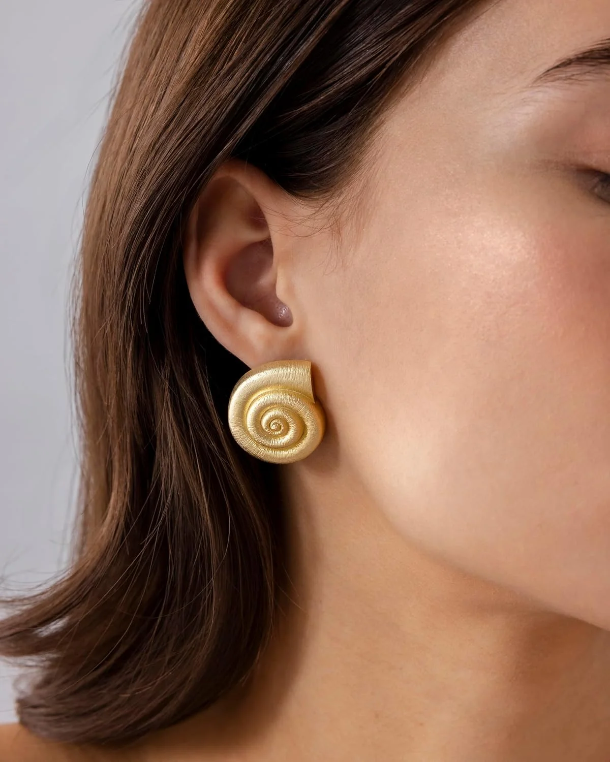 گوشواره های حلزونی درشت زنانه با روکش طلای 14 عیار پاوی | یک جفت گوشواره بیانیه ای