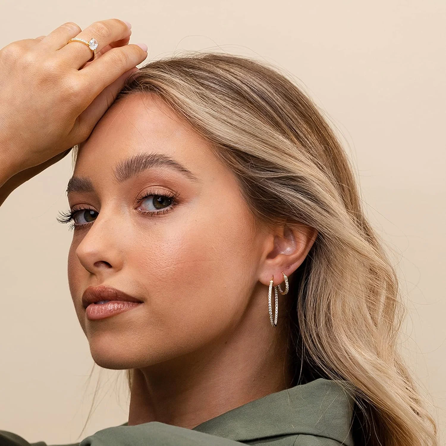 گوشواره های حلقه ای روکش طلای 14 عیار PAVOI | گوشواره های حلقه ای طلایی زیرکونیا مکعبی با پایه نقره استرلینگ 30/15 میلی متری برای زنان | جواهرات مد روز