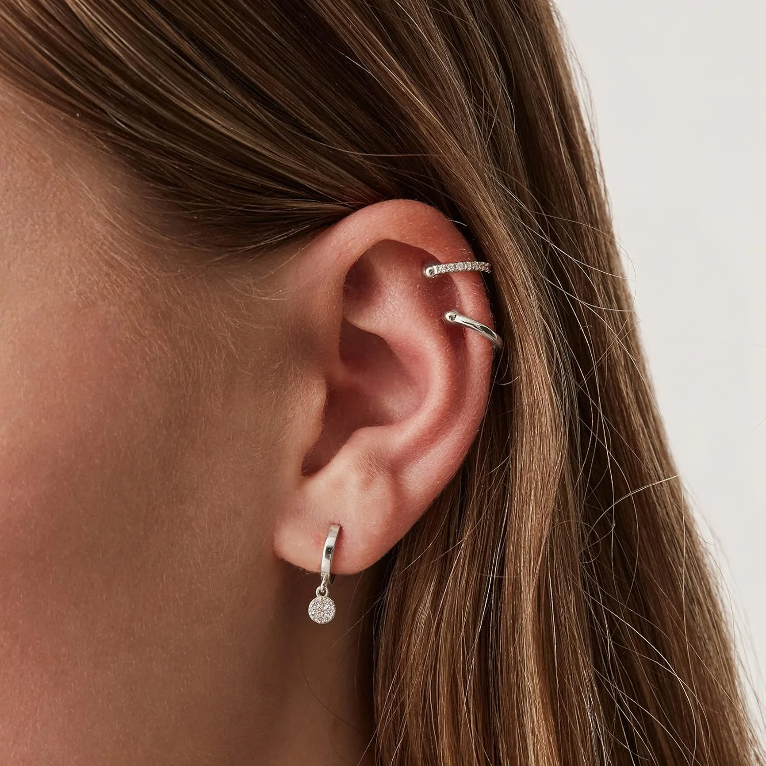 گوشواره های حلقه ای کوچک پاوی نگین دار نقره استرلینگ 925 با روکش طلای 14 عیار | گیره ای برای غضروف گوش گوشواره های حلقه ای کوچک پاوی نگین دار نقره استرلینگ 925 با روکش طلای 14 عیار | گیره ای برای غضروف گوش