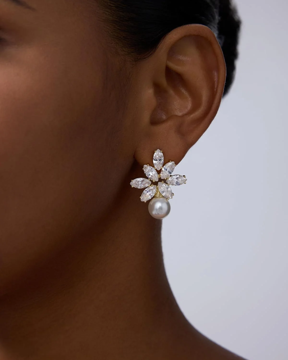 گوشواره های میخی زنانه پاوی با روکش طلای 14 عیار و نگین زیرکونیا - گوشواره های مجلسی خوشه ای کریستالی با پایه نقره استرلینگ برای عروس و ساقدوش عروس - جواهرات عروسی ترندی مرواریدی CZ گوشواره های میخی زنانه پاوی با روکش طلای 14 عیار و نگین زیرکونیا - گوشواره های مجلسی خوشه ای کریستالی با پایه نقره استرلینگ برای عروس و ساقدوش عروس - جواهرات عروسی ترندی مرواریدی CZ