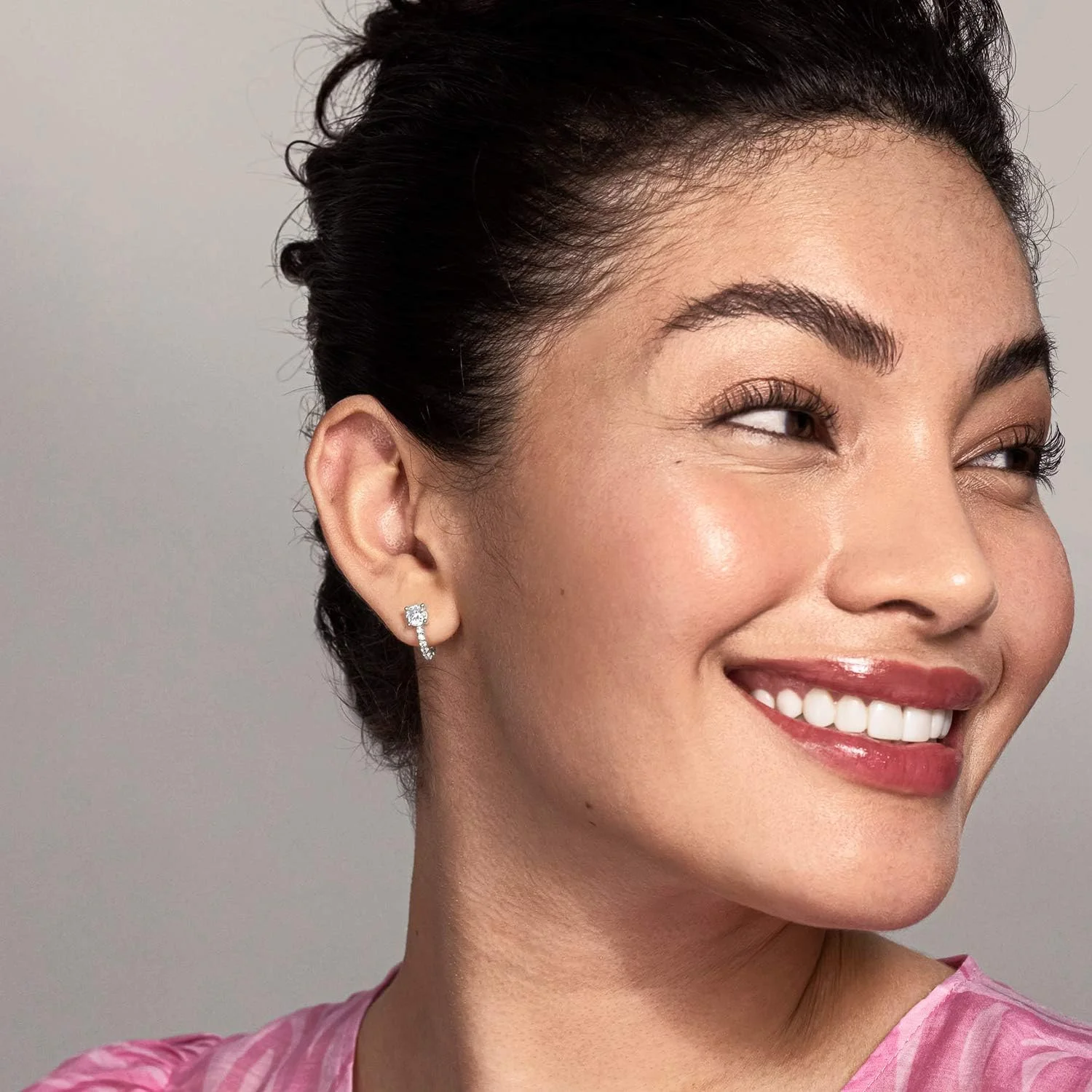 گوشواره های حلقه ای کوچک پاوی نگین دار با روکش طلای 14 عیار و پایه نقره استرلینگ 925 | گوشواره های حلقه ای طلایی کوچک برای زنان | گوشواره های نگین دار CZ گوشواره های حلقه ای کوچک پاوی نگین دار با روکش طلای 14 عیار و پایه نقره استرلینگ 925 | گوشواره های حلقه ای طلایی کوچک برای زنان | گوشواره های نگین دار CZ