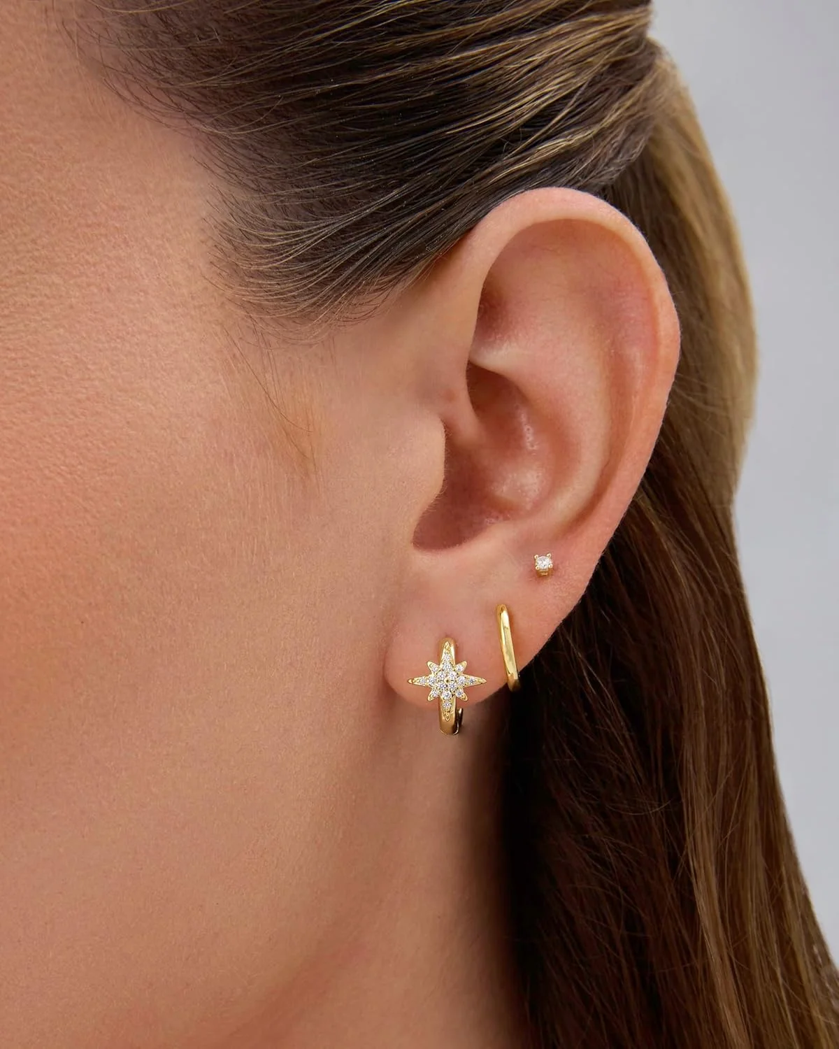 گوشواره های حلقه ای کوچک پاوی با روکش طلای 14 عیار و پایه نقره استرلینگ برای زنان - گوشواره های حلقه ای طرح دار ستاره شمالی، پروانه، قلب - جواهرات طلایی زیبا با زیرکونیای مکعبی