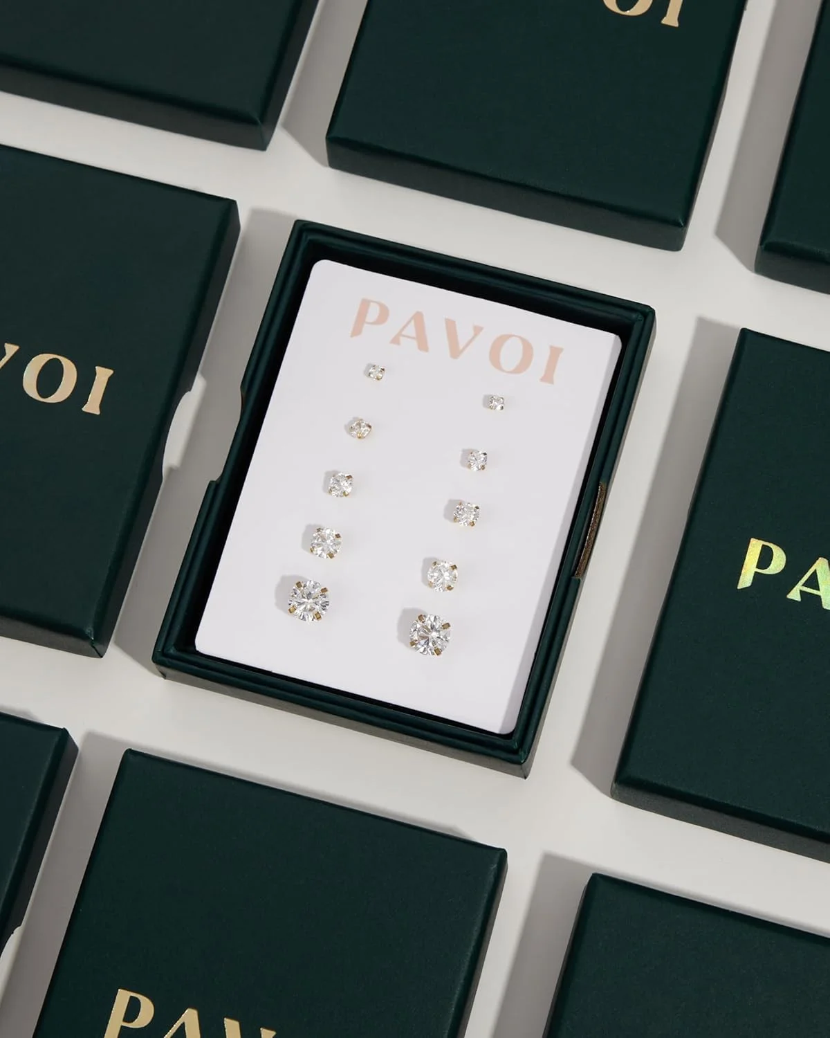 گوشواره های حلقه ای آغوشی زنانه پاوی نگین دار با روکش طلای 14 عیار و پایه نقره استرلینگ گوشواره های حلقه ای آغوشی زنانه پاوی نگین دار با روکش طلای 14 عیار و پایه نقره استرلینگ