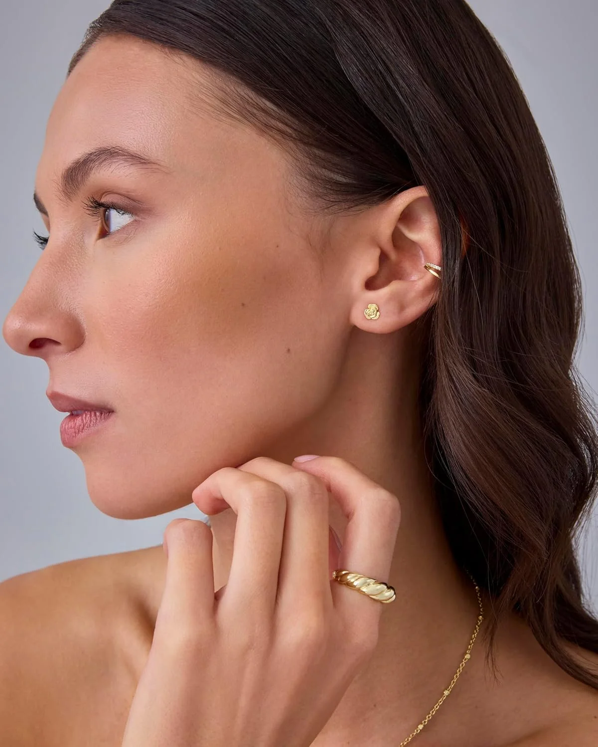 گوشواره های میخی پشت صاف زنانه پاوی، روکش طلای 14 عیار، پایه نقره استرلینگ 925 | پیرسینگ غضروف رز