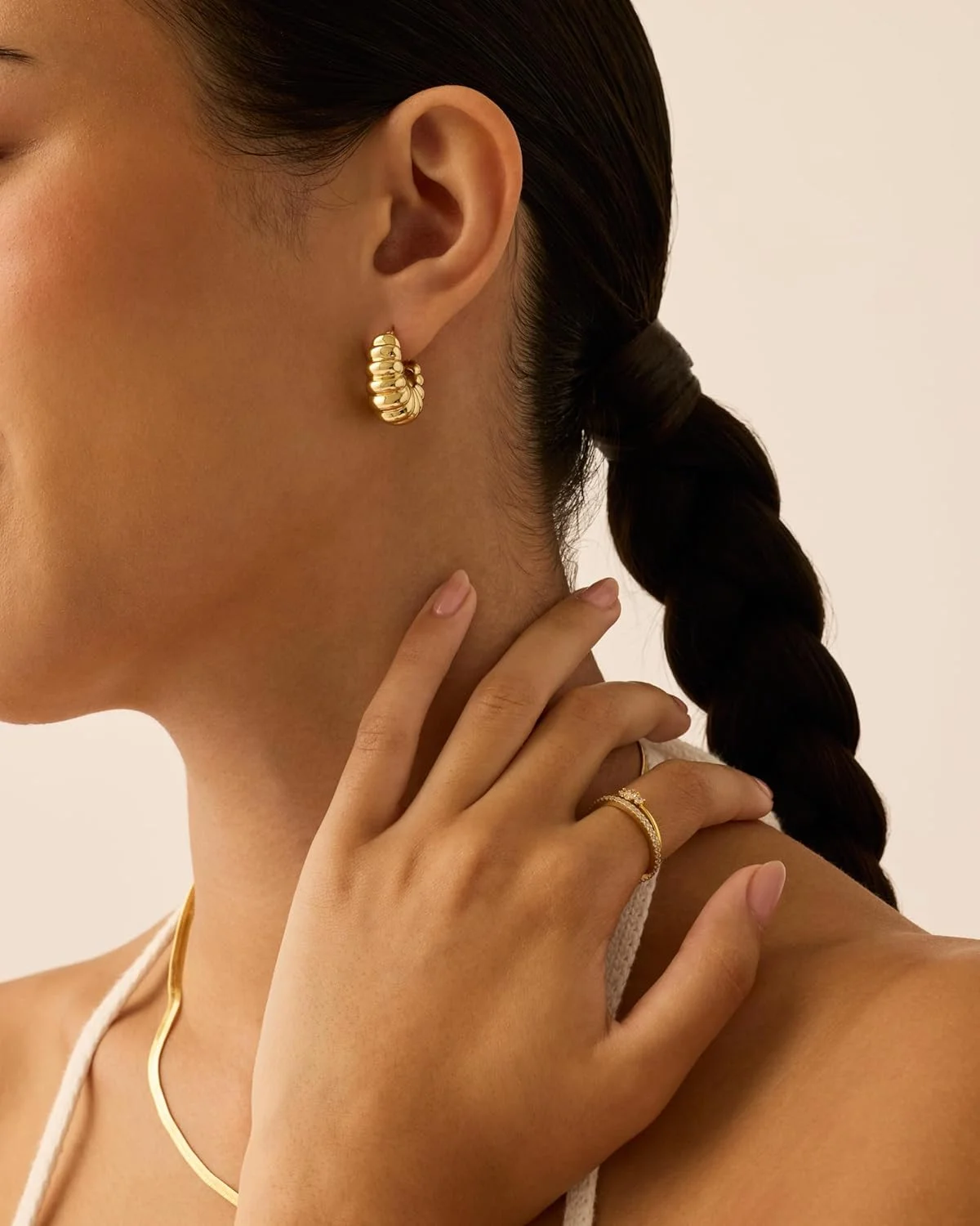 گوشواره های حلقه ای ضخیم کروسان با روکش طلای 14 عیار PAVOI برای زنان - گوشواره های برجسته گوشواره های حلقه ای ضخیم کروسان با روکش طلای 14 عیار PAVOI برای زنان - گوشواره های برجسته