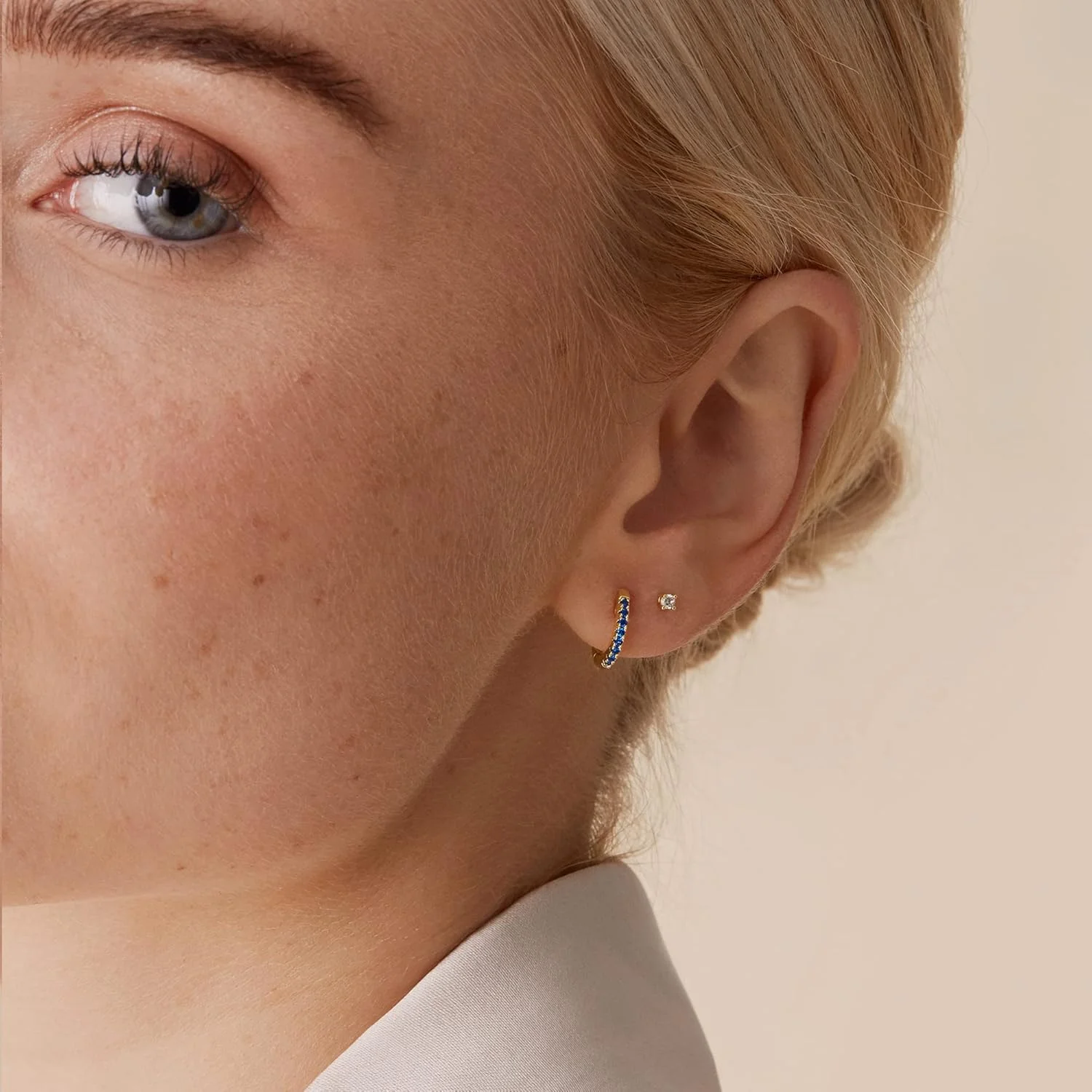 گوشواره های حلقه ای پاوی نگین دار با روکش طلای 14 عیار | گوشواره های حلقه ای زنانه نگین زیرکونیا | سنگ های سبز، گارنت، آبی اسپینل، مشکی، چند رنگ گوشواره های حلقه ای پاوی نگین دار با روکش طلای 14 عیار | گوشواره های حلقه ای زنانه نگین زیرکونیا | سنگ های سبز، گارنت، آبی اسپینل، مشکی، چند رنگ