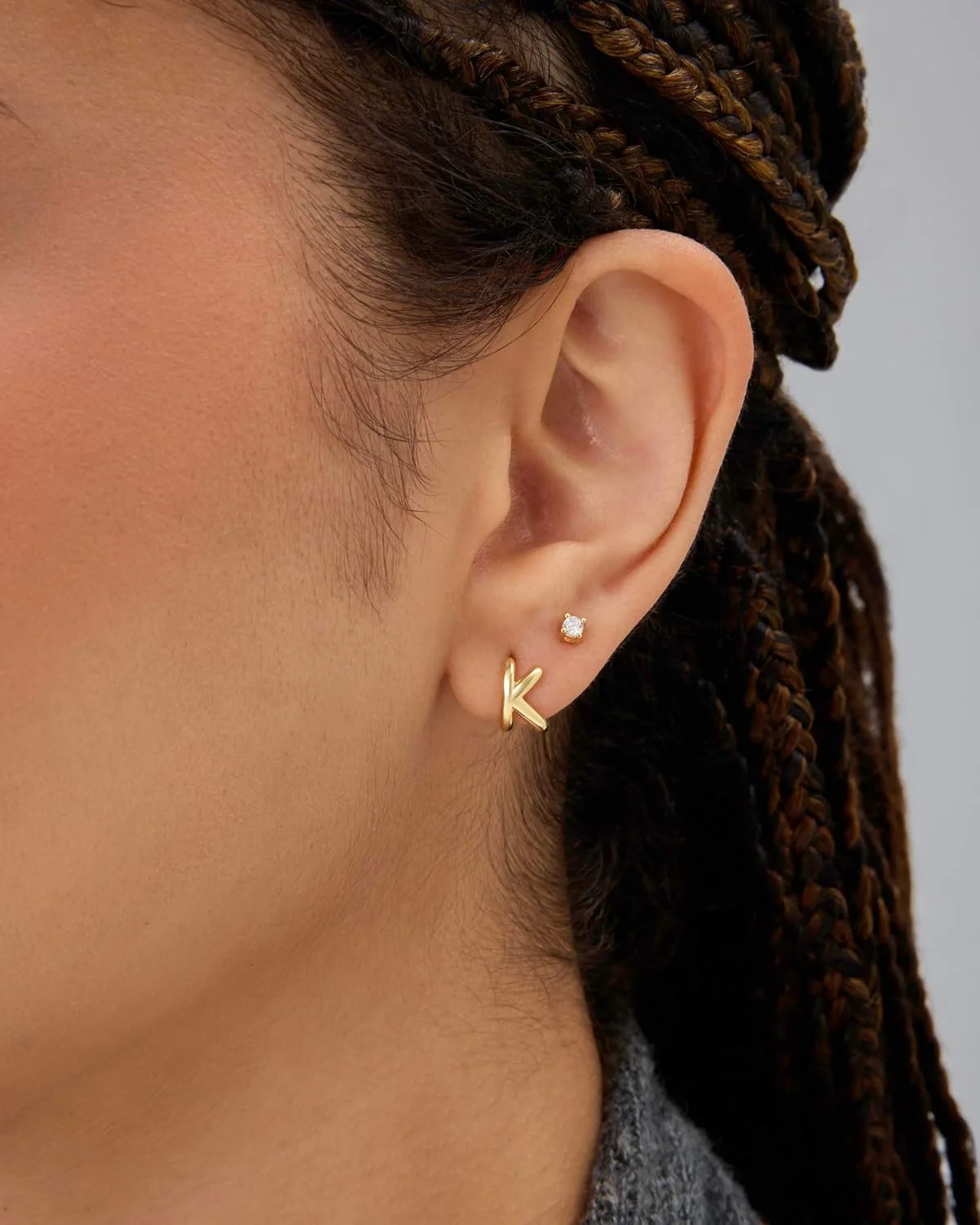 گوشواره های حلقه ای ظریف حرف اول اسم با روکش طلای 14 عیار و پایه نقره استرلینگ PAVOI - حلقه های کوچک طلا با حرف اول اسم - گوشواره های ترندی حروف الفبا گوشواره های حلقه ای ظریف حرف اول اسم با روکش طلای 14 عیار و پایه نقره استرلینگ PAVOI - حلقه های کوچک طلا با حرف اول اسم - گوشواره های ترندی حروف الفبا