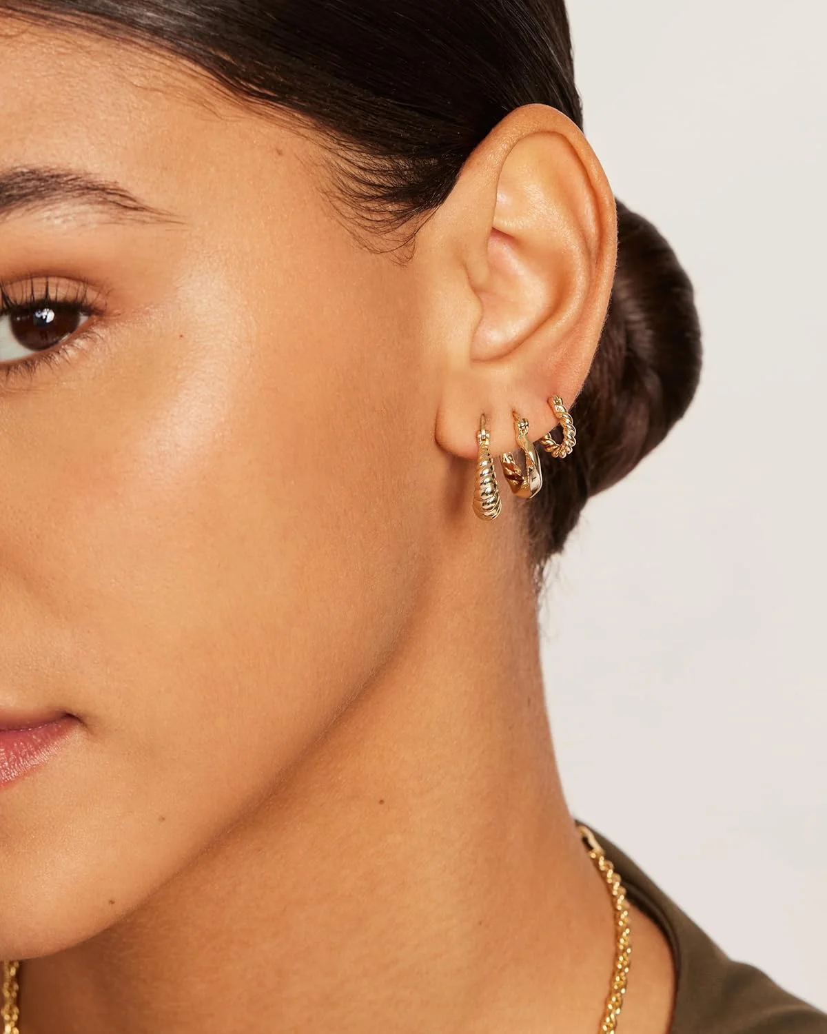 ست گوشواره حلقه ای طنابی تابیده پاوی با روکش طلای 14 عیار و پایه نقره استرلینگ | بسته سه تایی حلقه ای ضخیم | مناسب برای خانم ها 14 میلی متر 13 میلی متر 10 میلی متر ست گوشواره حلقه ای طنابی تابیده پاوی با روکش طلای 14 عیار و پایه نقره استرلینگ | بسته سه تایی حلقه ای ضخیم | مناسب برای خانم ها 14 میلی متر 13 میلی متر 10 میلی متر