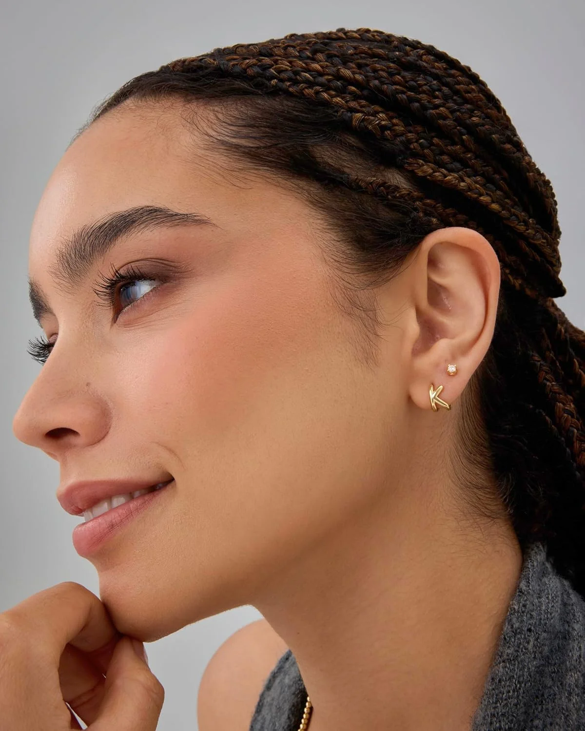 گوشواره های حلقه ای ظریف با حروف اول اسم روکش طلای 14 عیار PAVOI با پایه نقره استرلینگ برای زنان - حلقه های کوچک طلایی با حروف اول اسم - جواهرات حروف الفبای مد روز گوشواره های حلقه ای ظریف با حروف اول اسم روکش طلای 14 عیار PAVOI با پایه نقره استرلینگ برای زنان - حلقه های کوچک طلایی با حروف اول اسم - جواهرات حروف الفبای مد روز