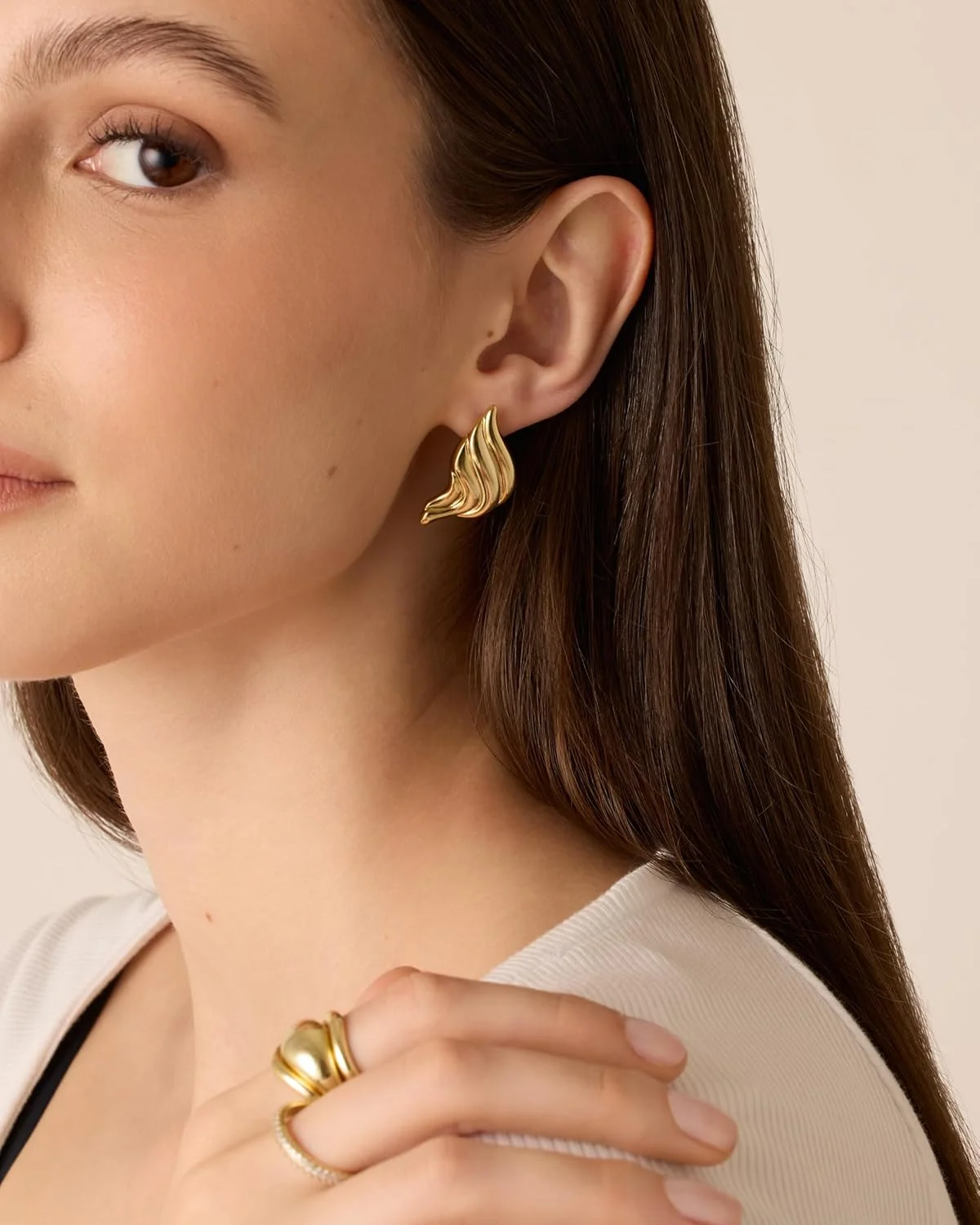 گوشواره های میخی صدف دار برجسته با روکش طلای 14 عیار PAVOI - گوشواره های بیانیه ای هندسی مد روز برای زنان گوشواره های میخی صدف دار برجسته با روکش طلای 14 عیار PAVOI - گوشواره های بیانیه ای هندسی مد روز برای زنان