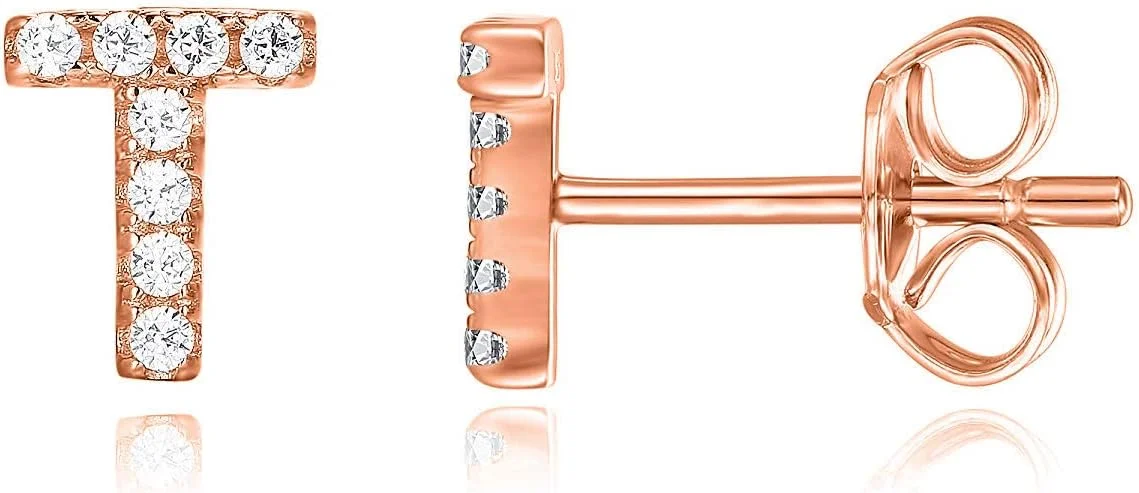 گوشواره های میخی حروف اول اسم زنانه پاوی با روکش طلای 14 عیار و نقره استرلینگ 925 و نگین زیرکونیا مکعبی | گوشواره های حروف الفبا با الماس مصنوعی