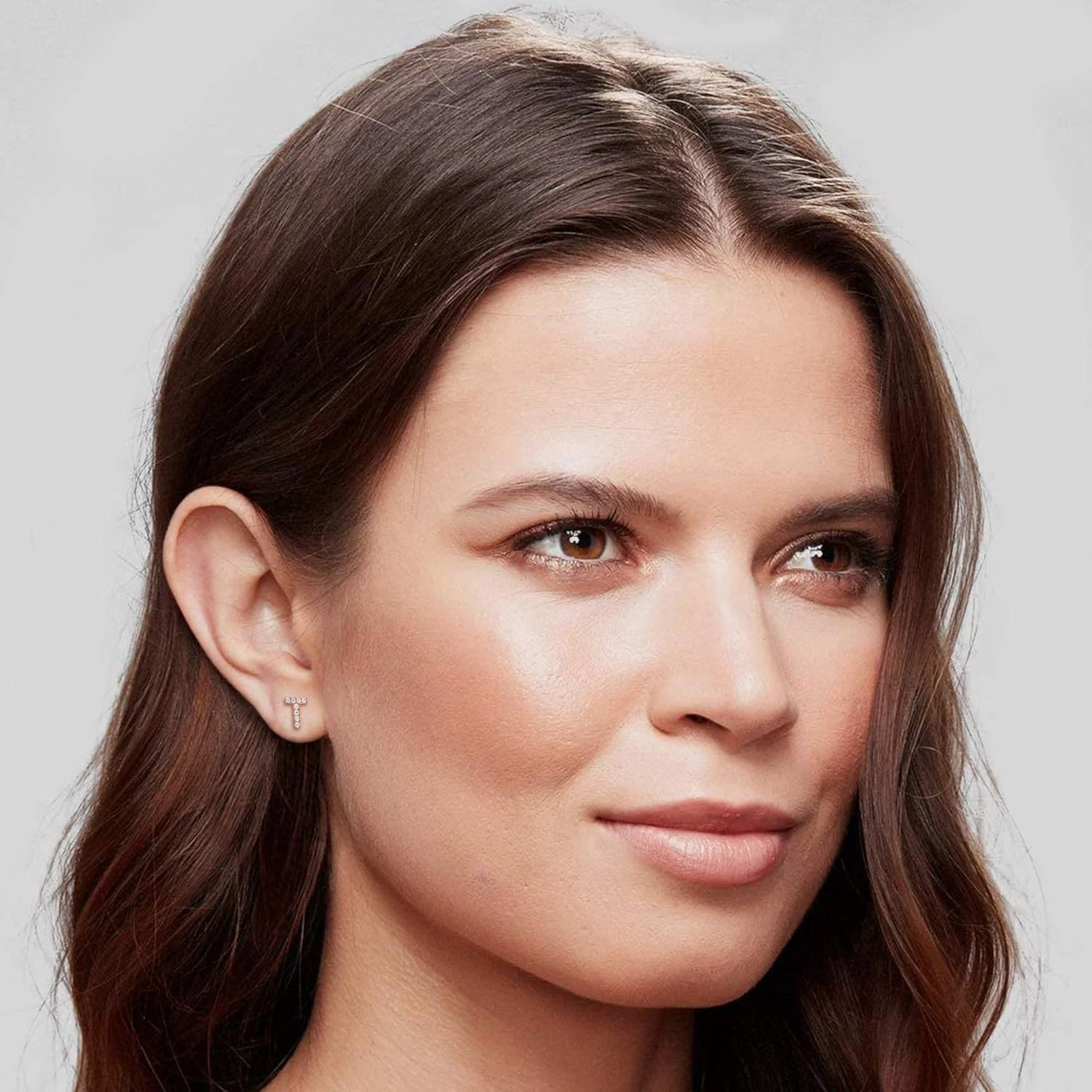 گوشواره های میخی حروف اول اسم زنانه پاوی با روکش طلای 14 عیار و نقره استرلینگ 925 و نگین زیرکونیا مکعبی | گوشواره های حروف الفبا با الماس مصنوعی گوشواره های میخی حروف اول اسم زنانه پاوی با روکش طلای 14 عیار و نقره استرلینگ 925 و نگین زیرکونیا مکعبی | گوشواره های حروف الفبا با الماس مصنوعی