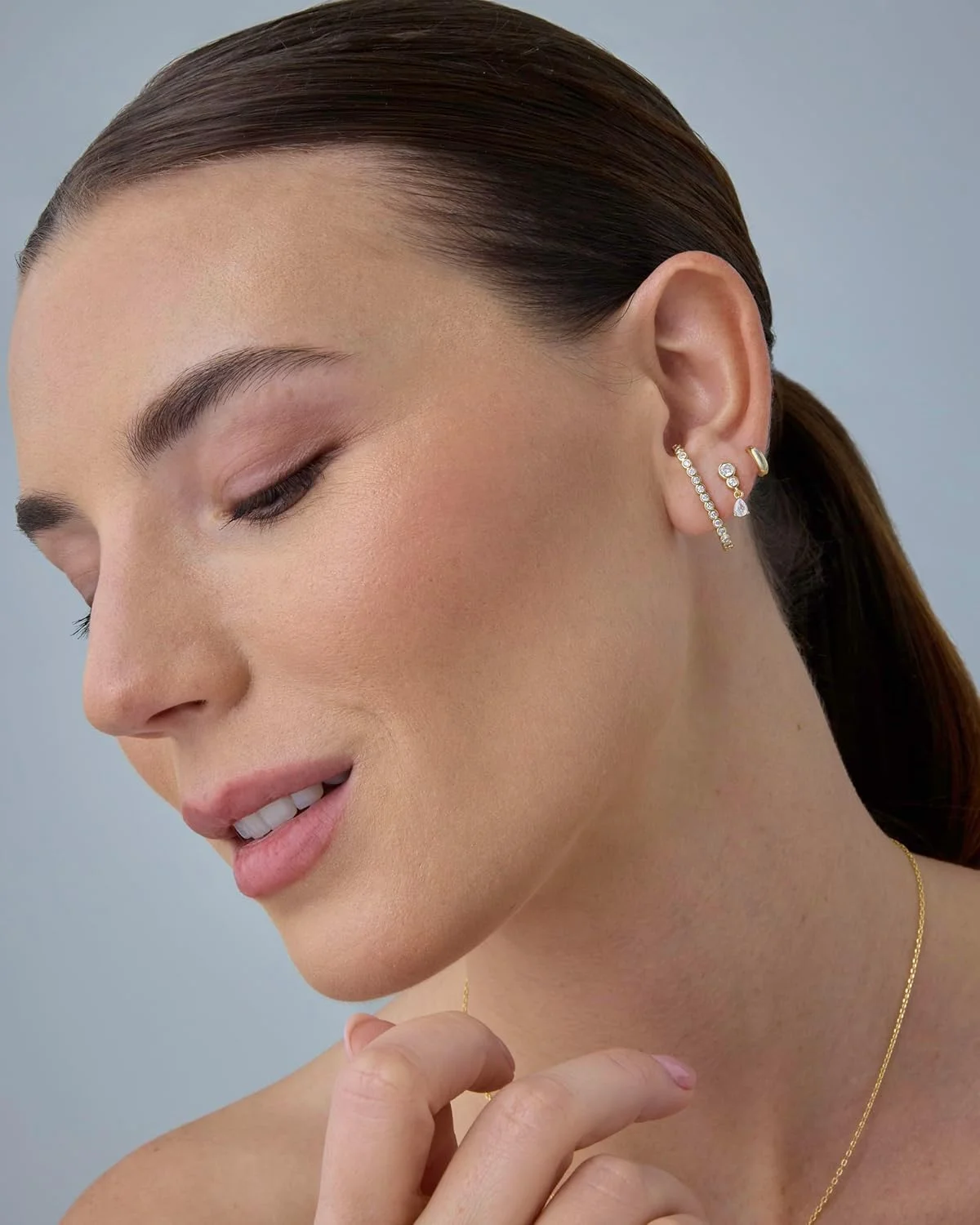 گوشواره های زنانه پاوی با روکش طلای 14 عیار و پایه نقره استرلینگ - مجموعه سه تایی گوشواره های آویز، حلقه ای و کاف گوشی مینیمالیستی گوشواره های زنانه پاوی با روکش طلای 14 عیار و پایه نقره استرلینگ - مجموعه سه تایی گوشواره های آویز، حلقه ای و کاف گوشی مینیمالیستی