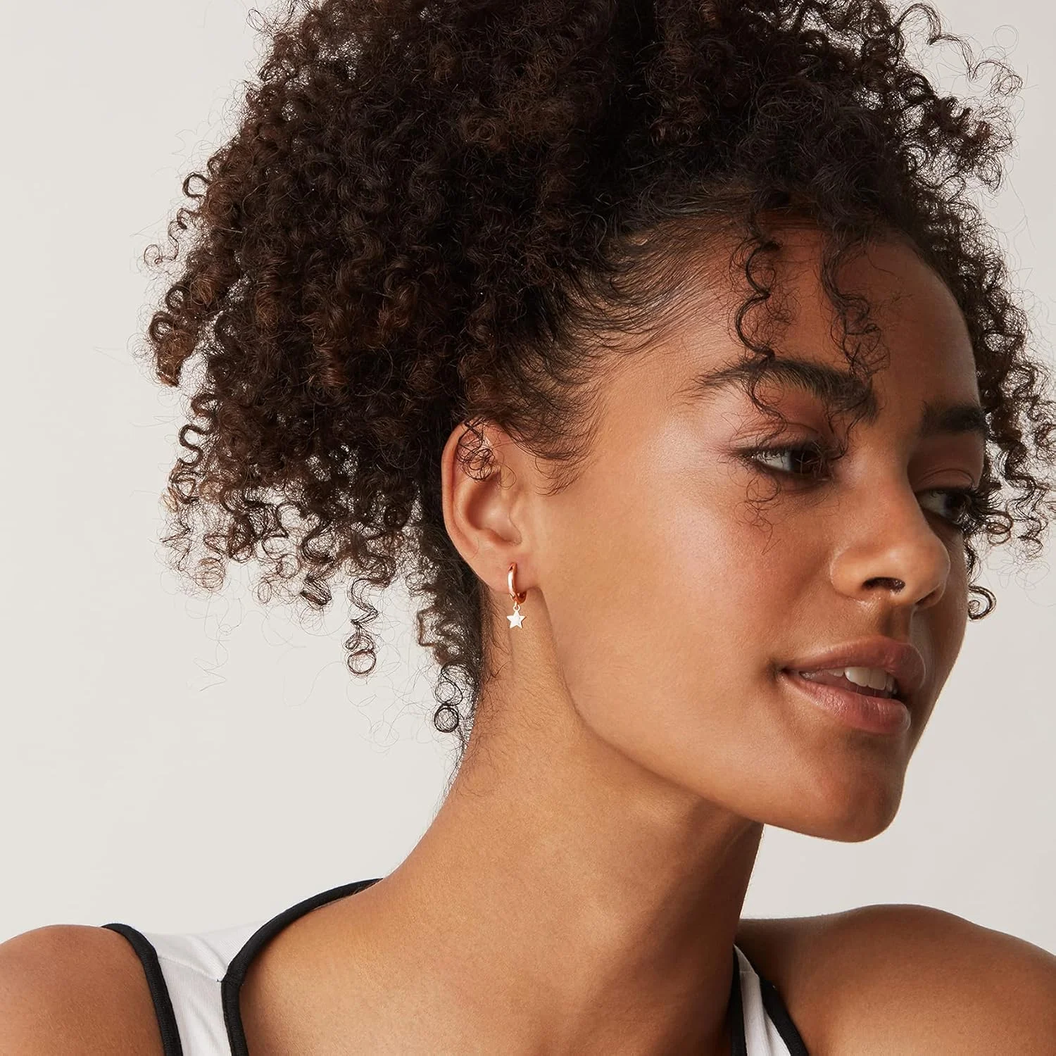 گوشواره های آویزی/ آویزدار سبک وزن پاوی با روکش طلای 14 عیار و پایه نقره استرلینگ S925 برای زنان | ستاره، قفل، پروانه، ماه، رعد و برق | گوشواره های ظریف گوشواره های آویزی/ آویزدار سبک وزن پاوی با روکش طلای 14 عیار و پایه نقره استرلینگ S925 برای زنان | ستاره، قفل، پروانه، ماه، رعد و برق | گوشواره های ظریف