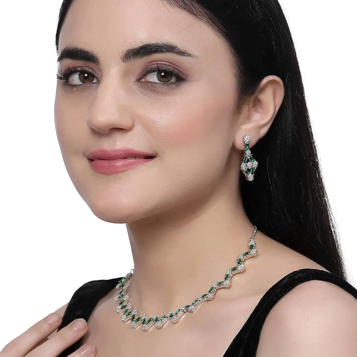 ست گردنبند و گوشواره زنانه نگین دار طرح الماس آمریکایی آبکاری رودیوم ZENEME (سبز) ست گردنبند و گوشواره زنانه نگین دار طرح الماس آمریکایی آبکاری رودیوم ZENEME (سبز)