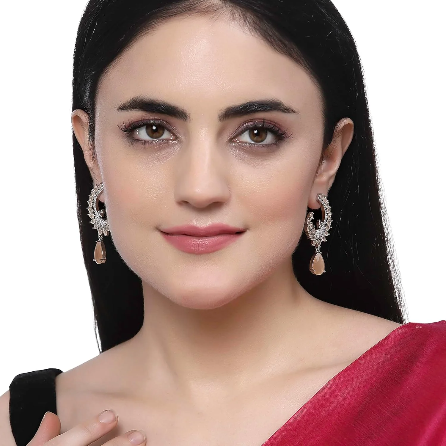 گوشواره های آویز طرح طاووس و پر نگین اتمی روکش رودیوم زنانه و دخترانه (نارنجی) از برند زنم گوشواره های آویز طرح طاووس و پر نگین اتمی روکش رودیوم زنانه و دخترانه (نارنجی) از برند زنم