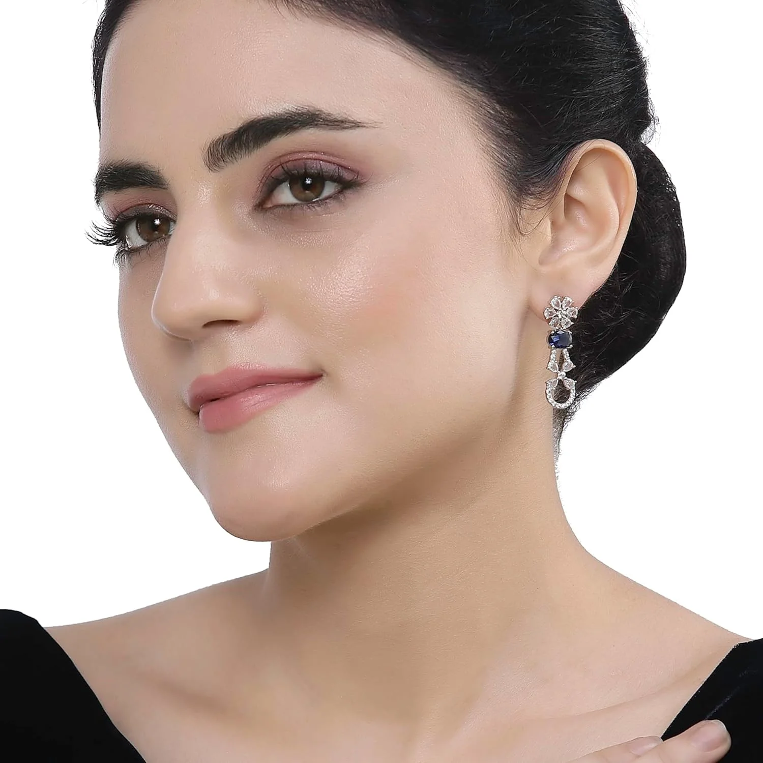 گوشواره های آویز طرح گل نگین دار با روکش رودیوم ZENEME، مناسب دختران و زنان (آبی سرمه ای) گوشواره های آویز طرح گل نگین دار با روکش رودیوم ZENEME، مناسب دختران و زنان (آبی سرمه ای)