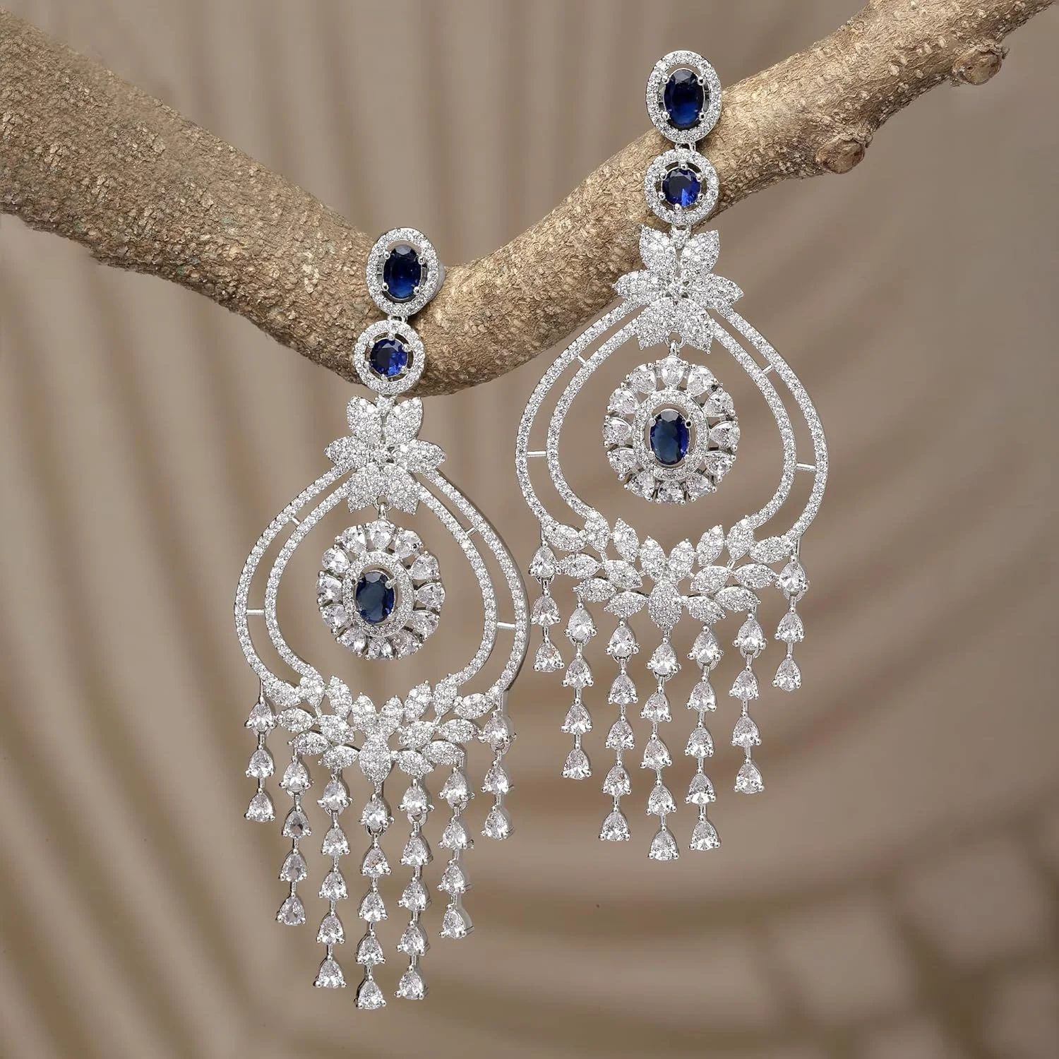 گوشواره های آویز طرح دار نگین دار با روکش رودیوم زنانه و دخترانه ZENEME (آبی سرمه ای) گوشواره های آویز طرح دار نگین دار با روکش رودیوم زنانه و دخترانه ZENEME (آبی سرمه ای)