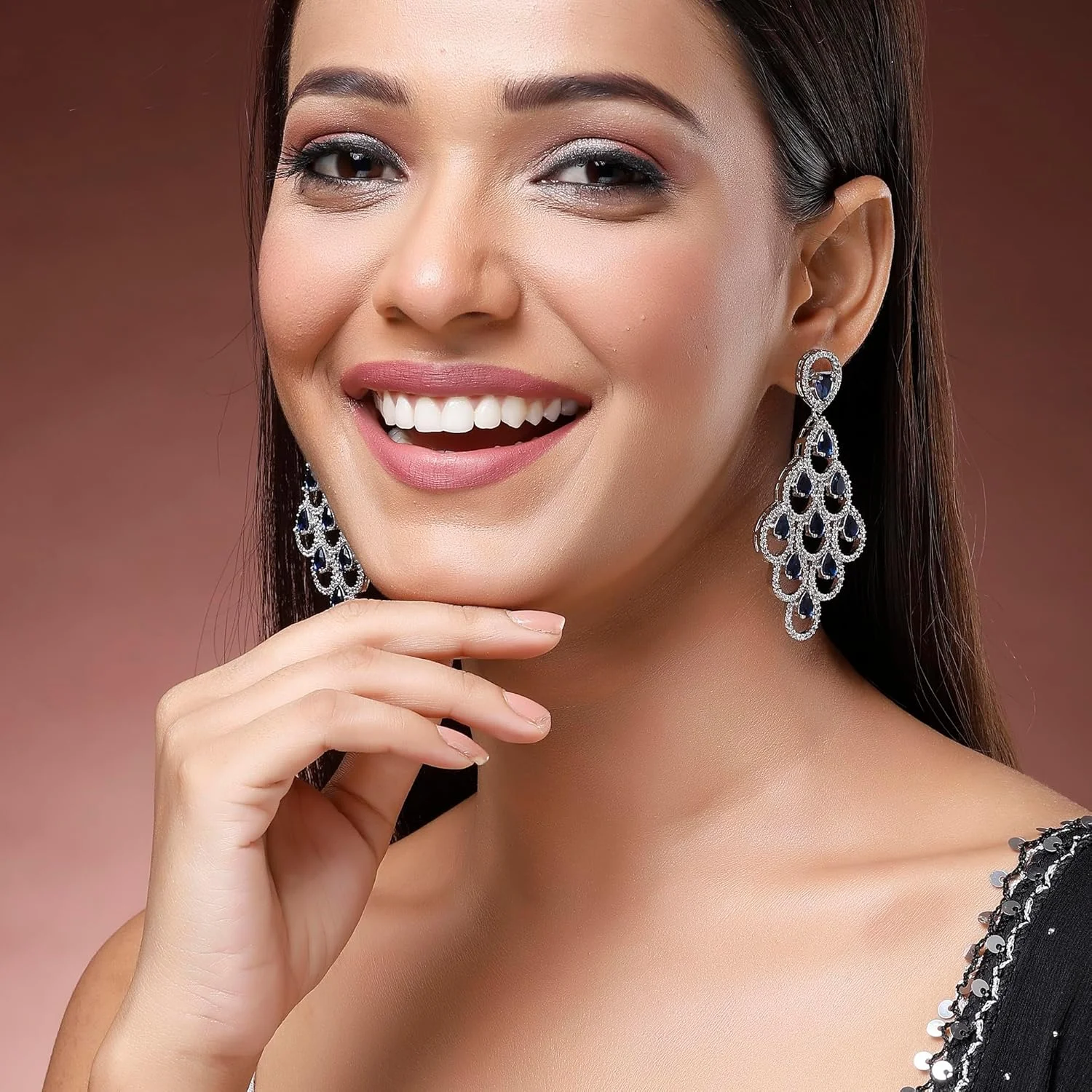 گوشواره های آویز زنانه زنمه با روکش رودیوم، نقره ای رنگ، نگین های قرمز الماس آمریکایی، طرح مدرن