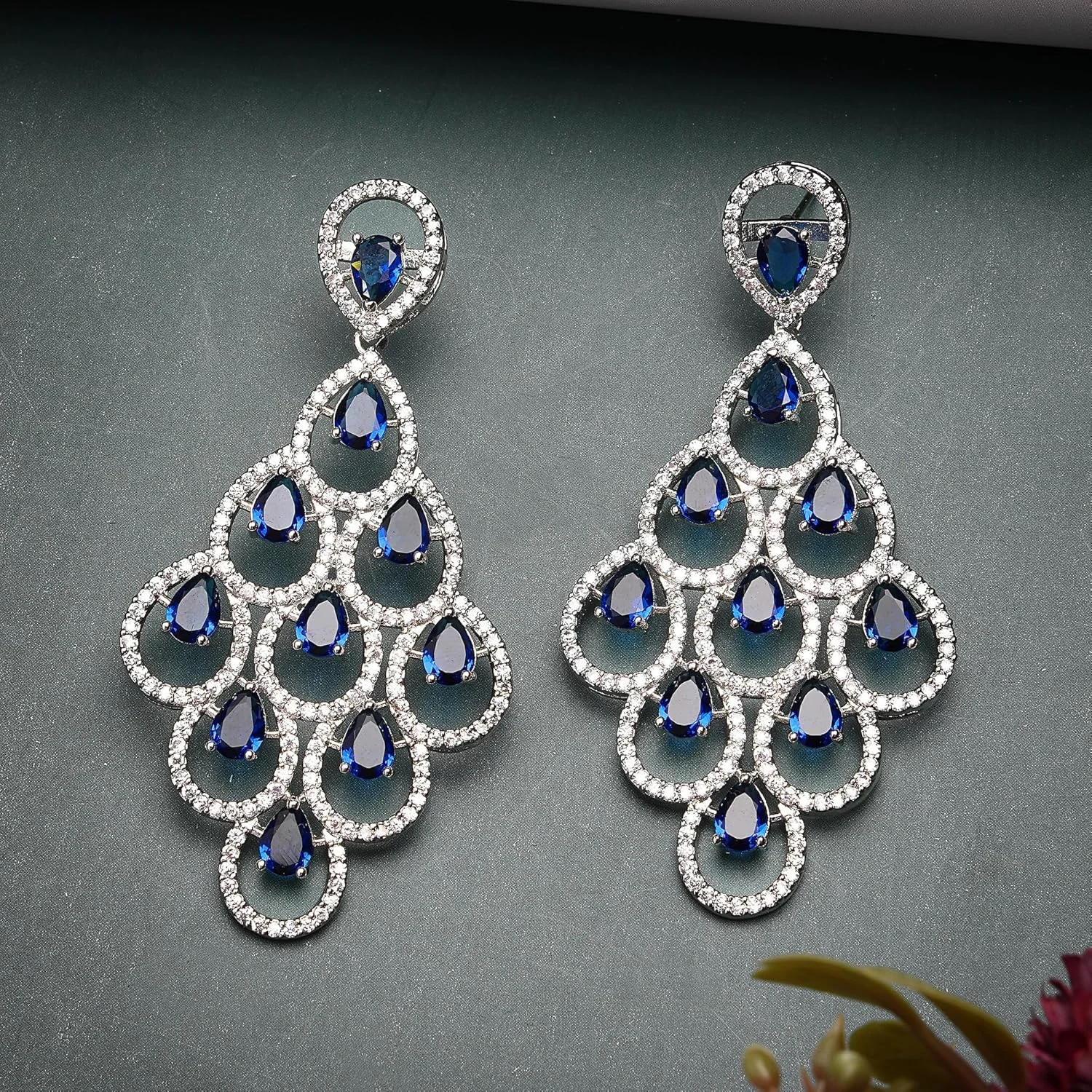 گوشواره های آویز زنانه زنمه با روکش رودیوم، نقره ای رنگ، نگین های قرمز الماس آمریکایی، طرح مدرن