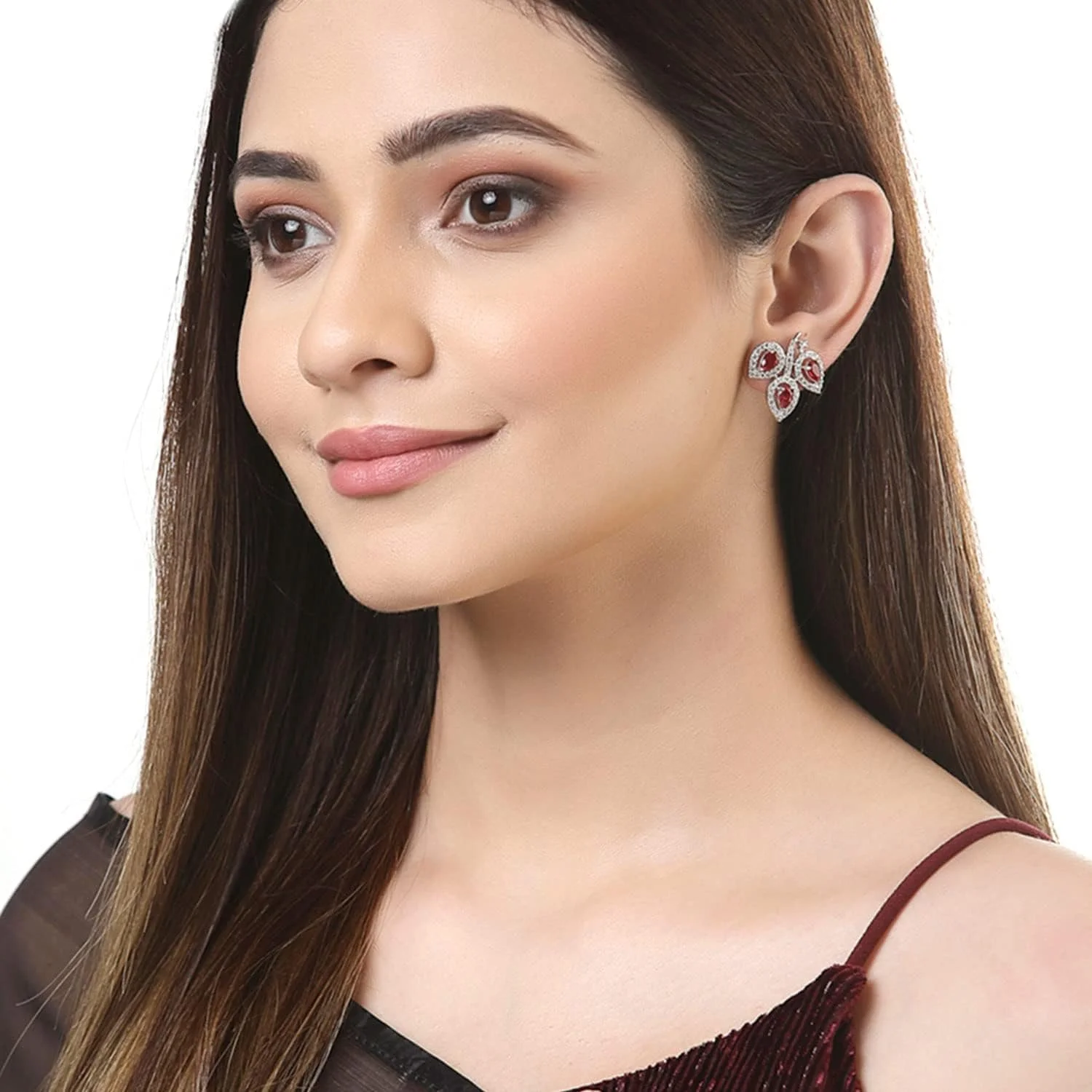 گوشواره میخی زنانه و دخترانه طرح برگ زنمه با روکش رودیوم و نگین اتمی (قرمز)، سایز آزاد، برنج، نگین اتمی