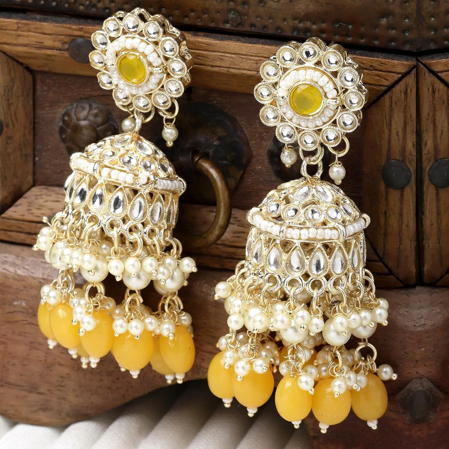 گوشواره های زنانه زنانه زنانه ZENEME با روکش طلا، کندان و مروارید، مدل Jhumka Vilandi به شکل گنبدی