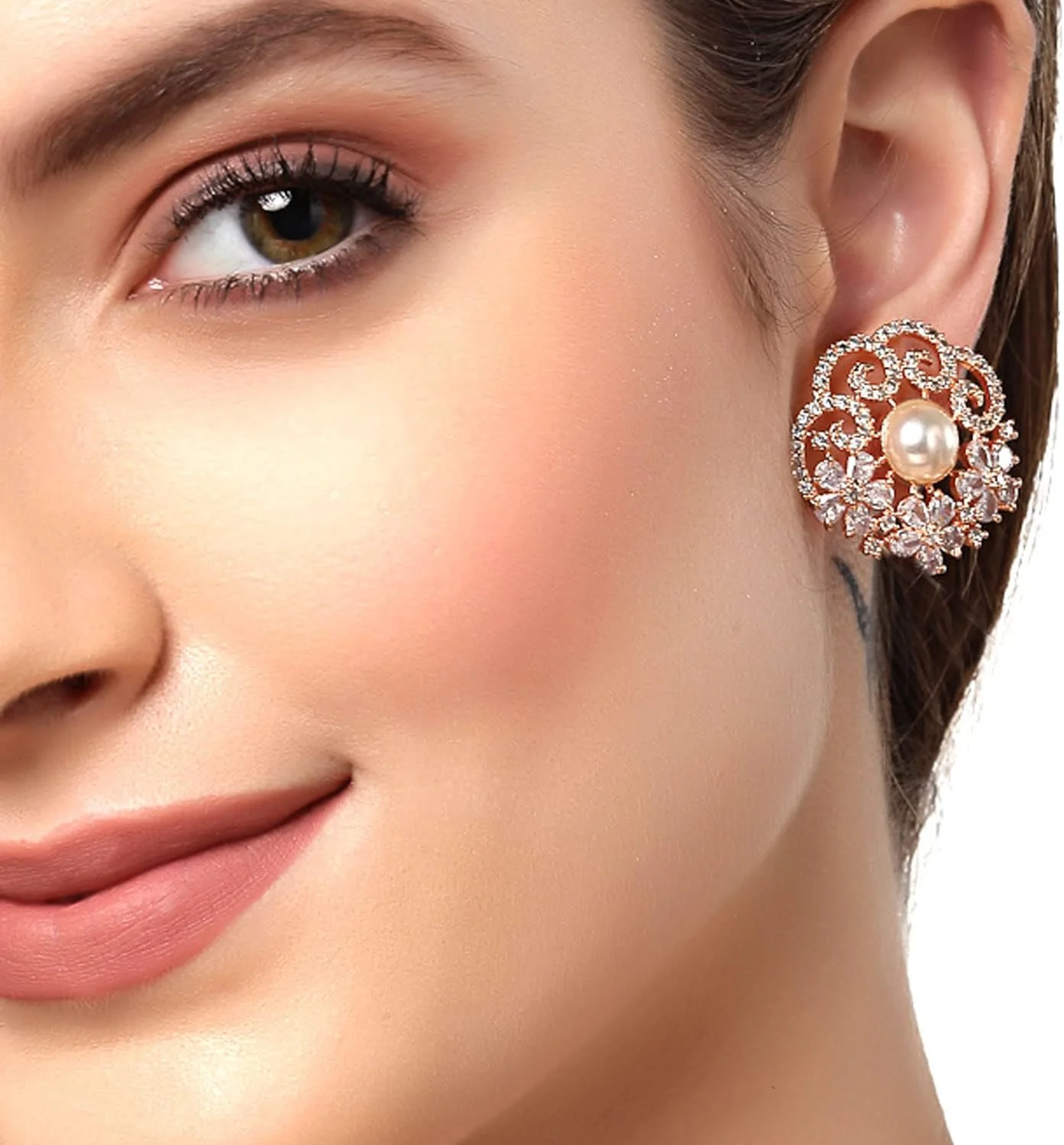 گوشواره های میخی زنانه و دخترانه زنم مدل هندسی با روکش طلایی و نگین های درخشان