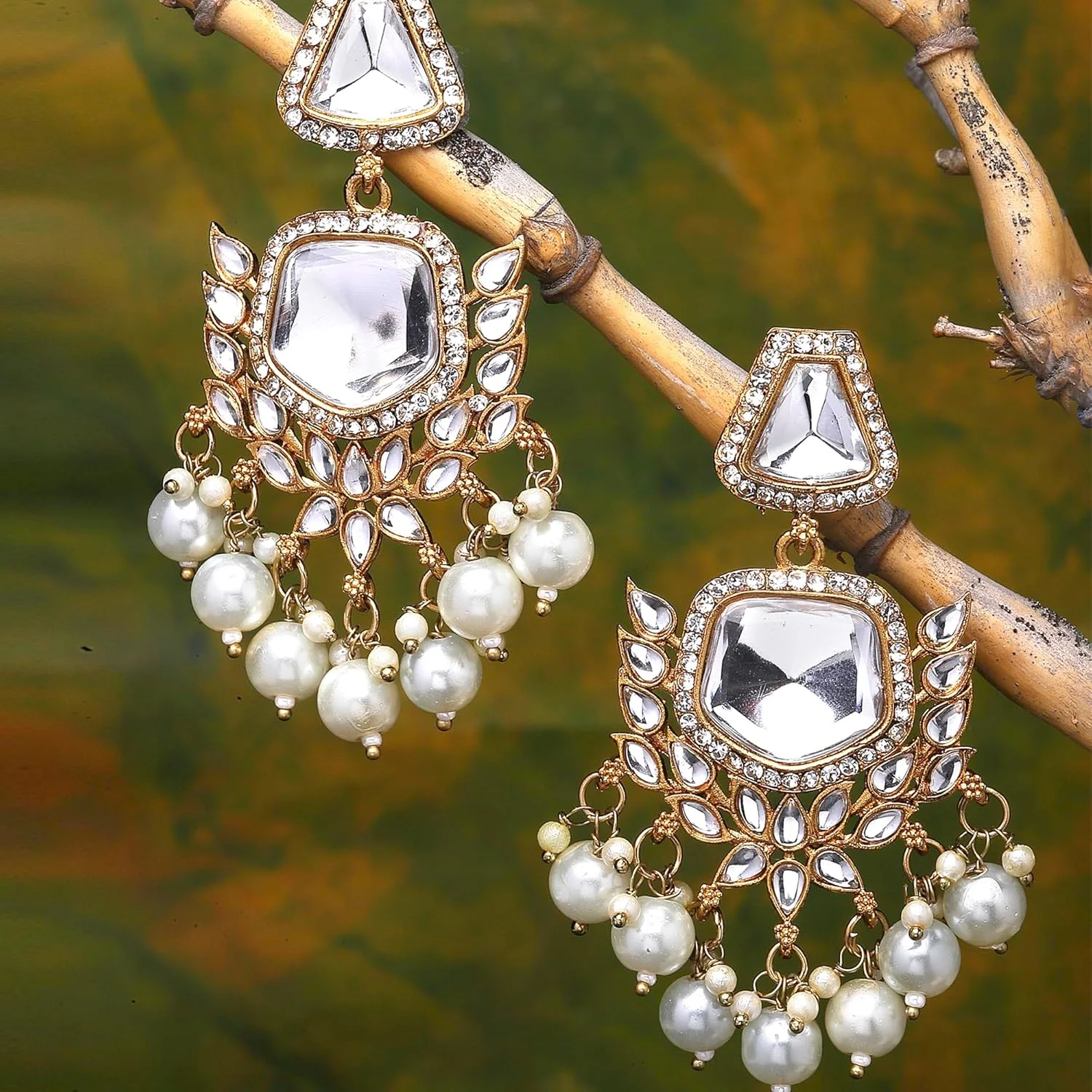 گوشواره های آویز آینه ای کلاسیک نگین دار با روکش طلایی، مزین به نگین های Kundan و مروارید، مناسب دختران و زنان